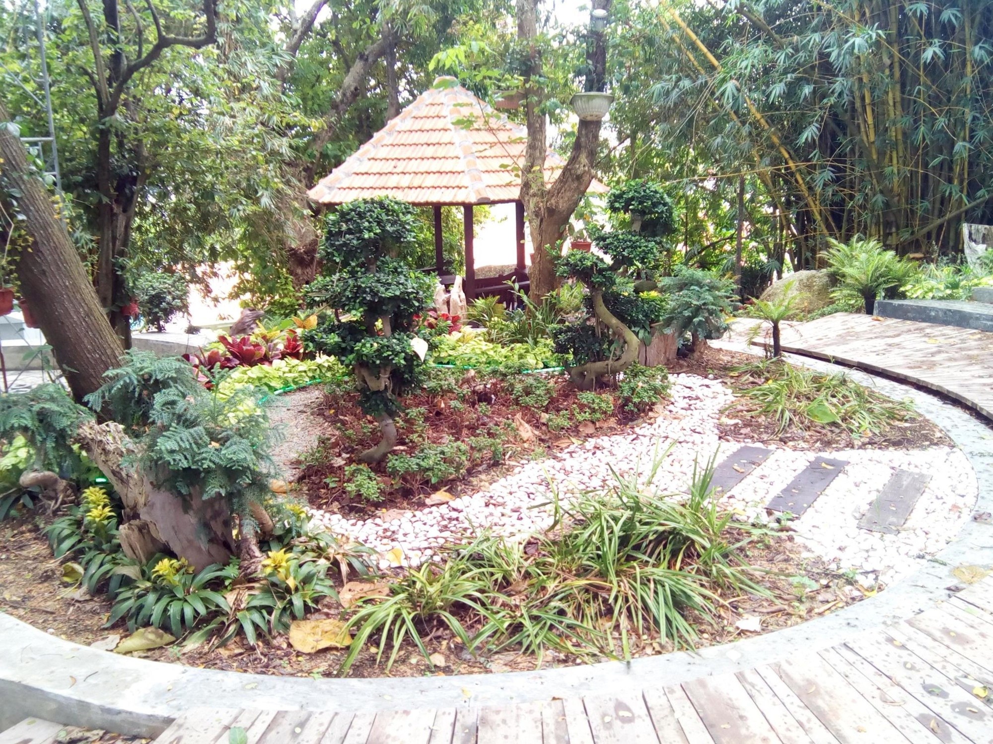 8 Boutique By The Sea
