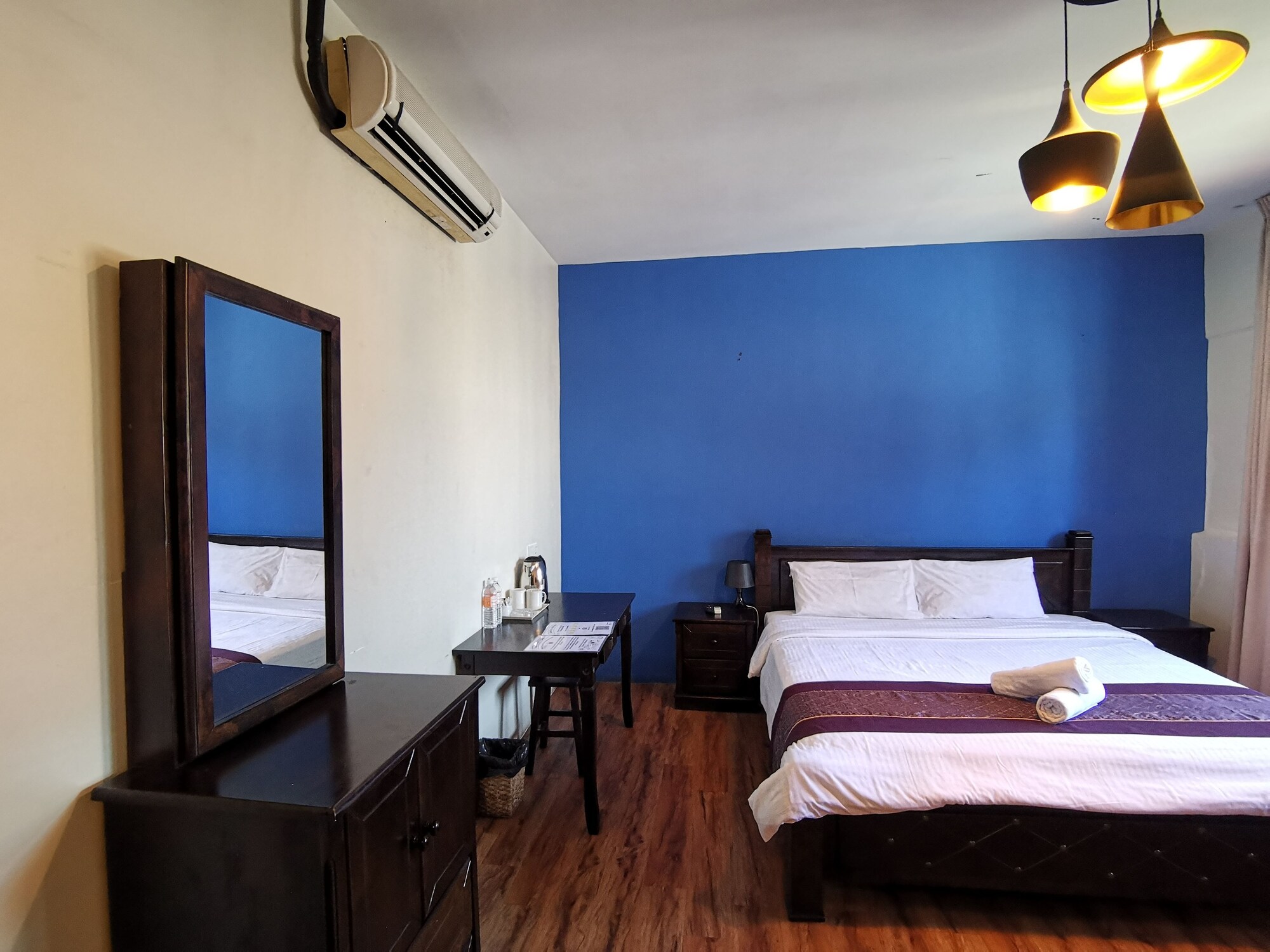 8 Boutique By The Sea