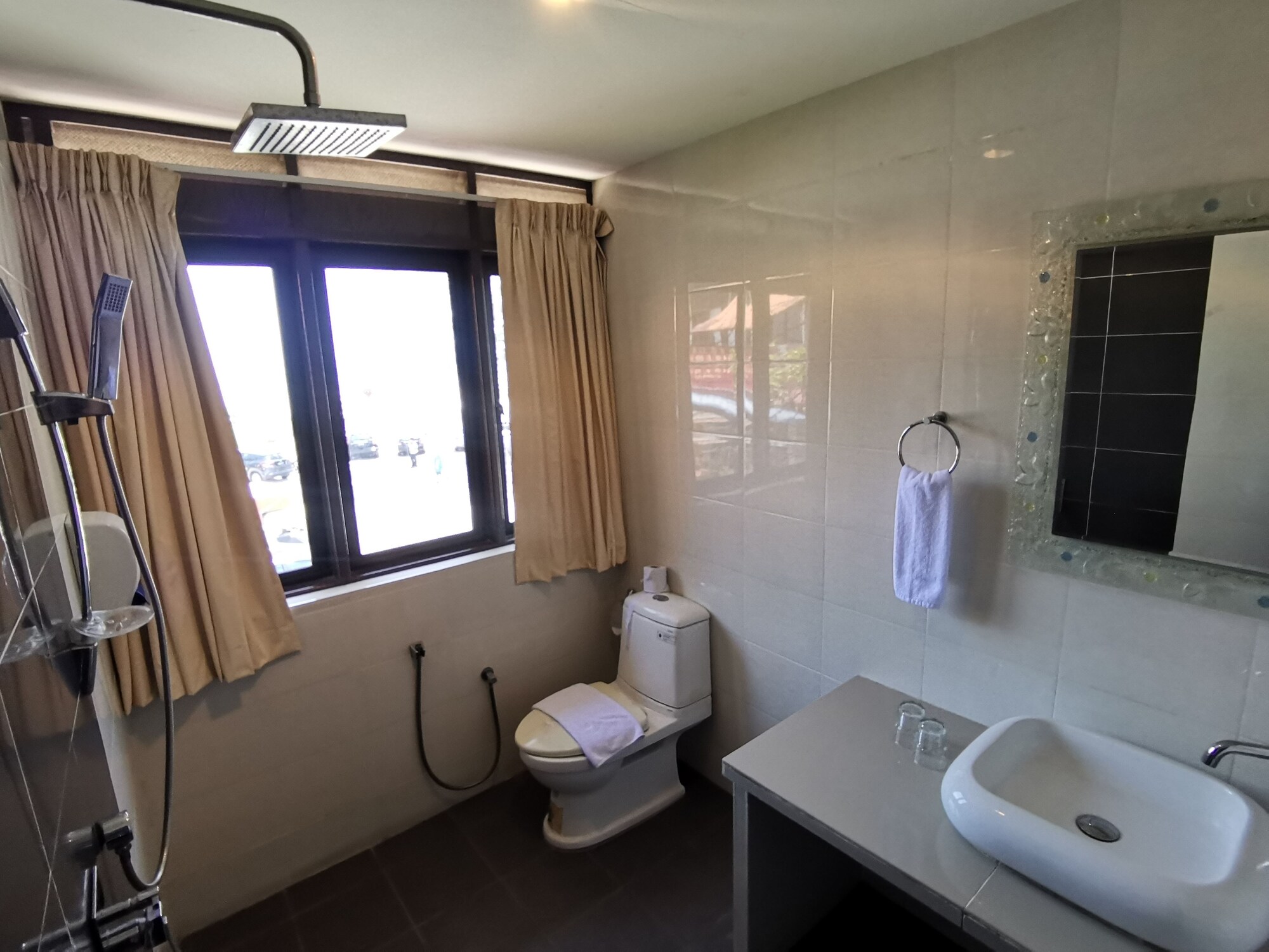 8 Boutique By The Sea