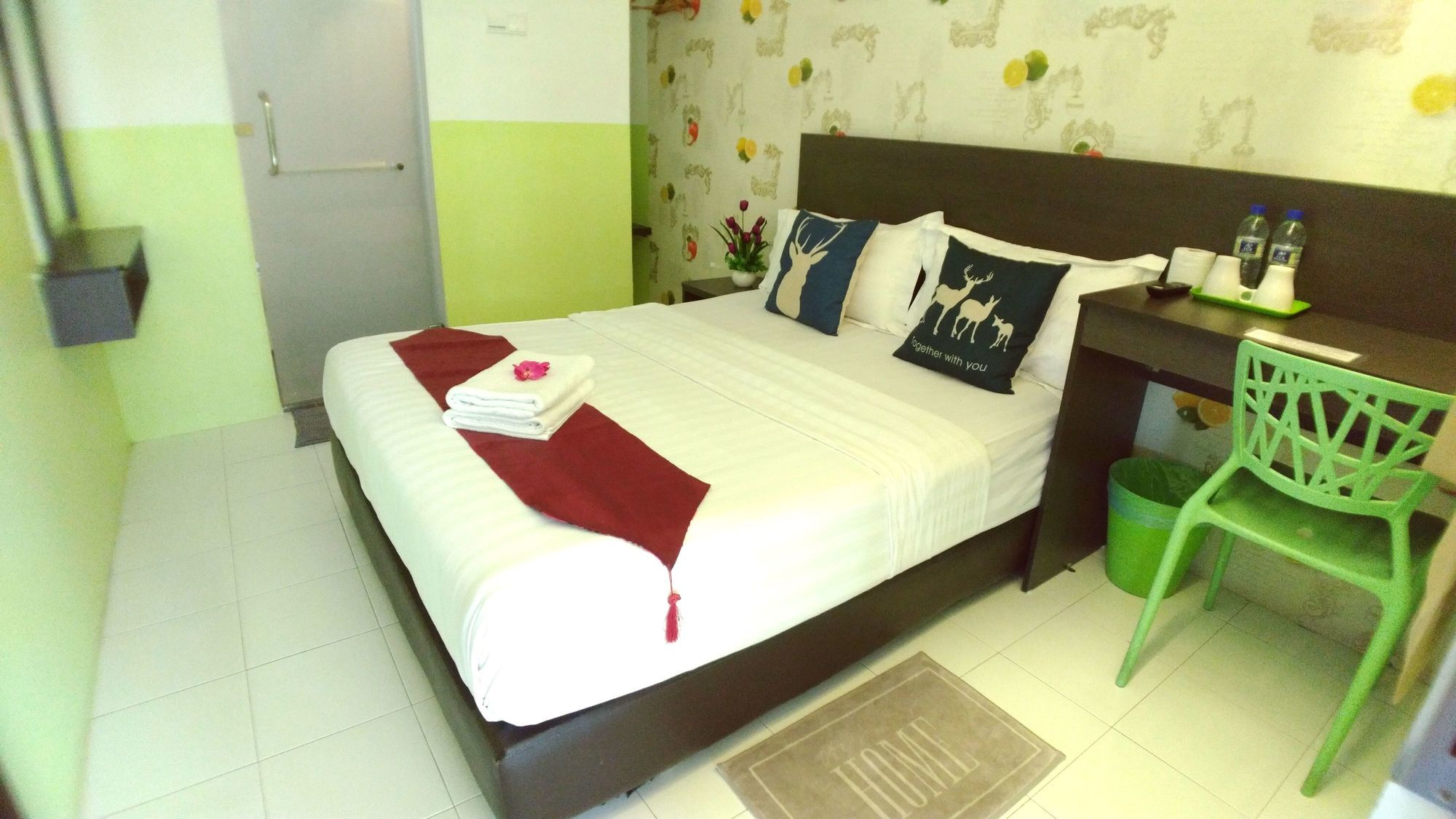 Apple1Hotel Gurney