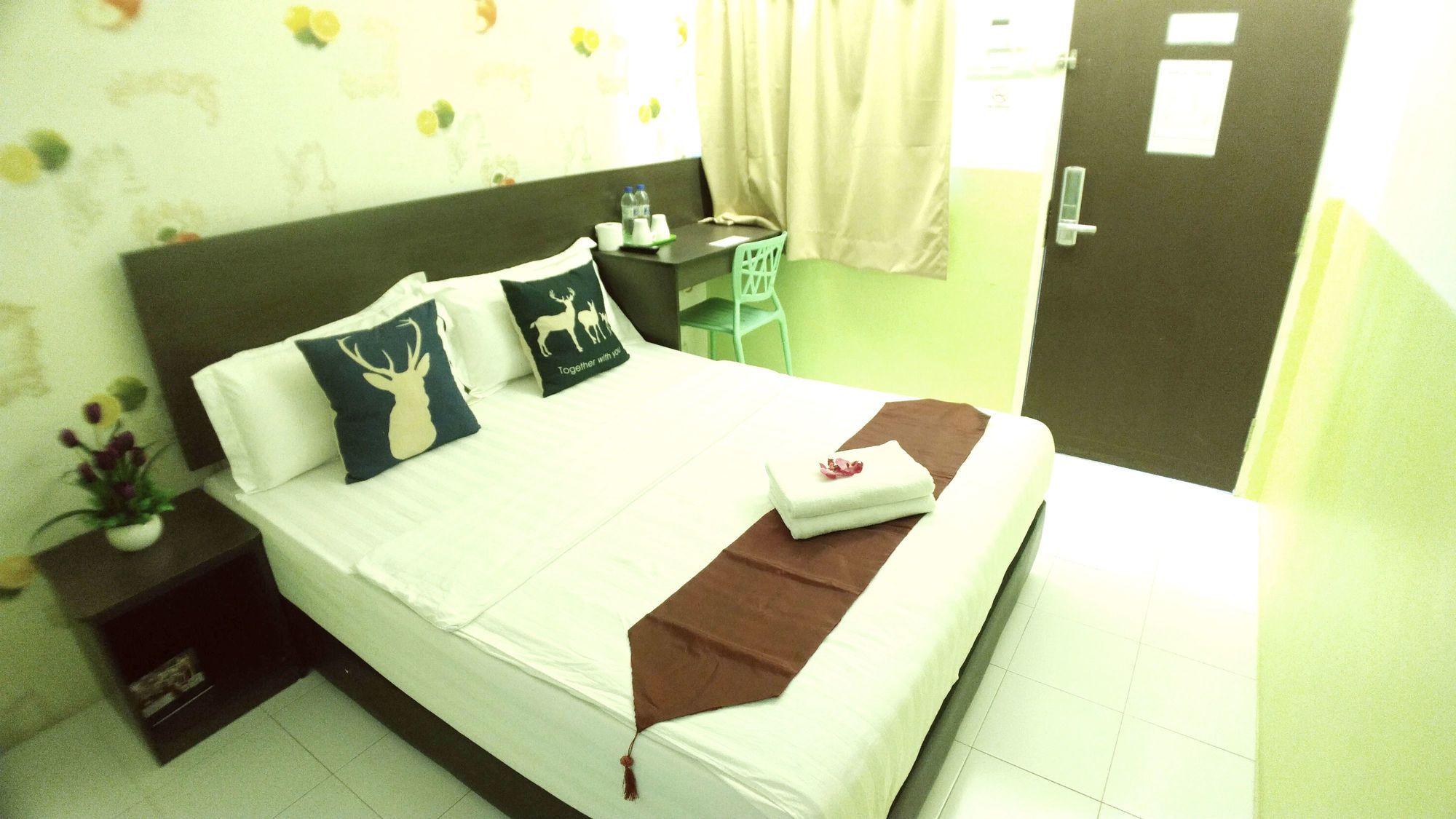 Apple1Hotel Gurney