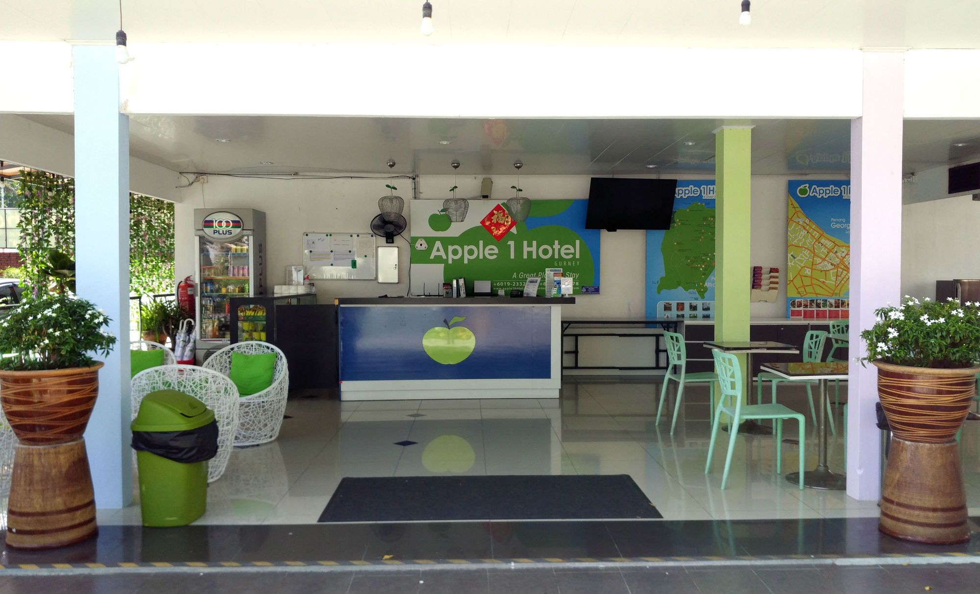 Apple1Hotel Gurney