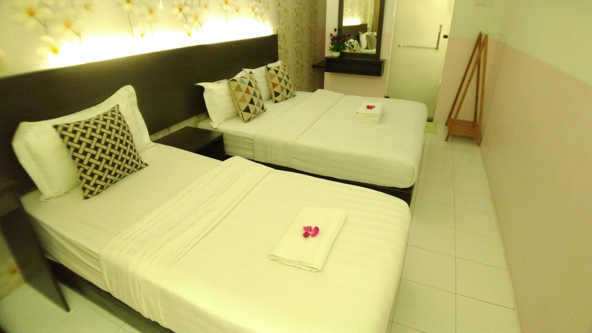 Apple1Hotel Gurney