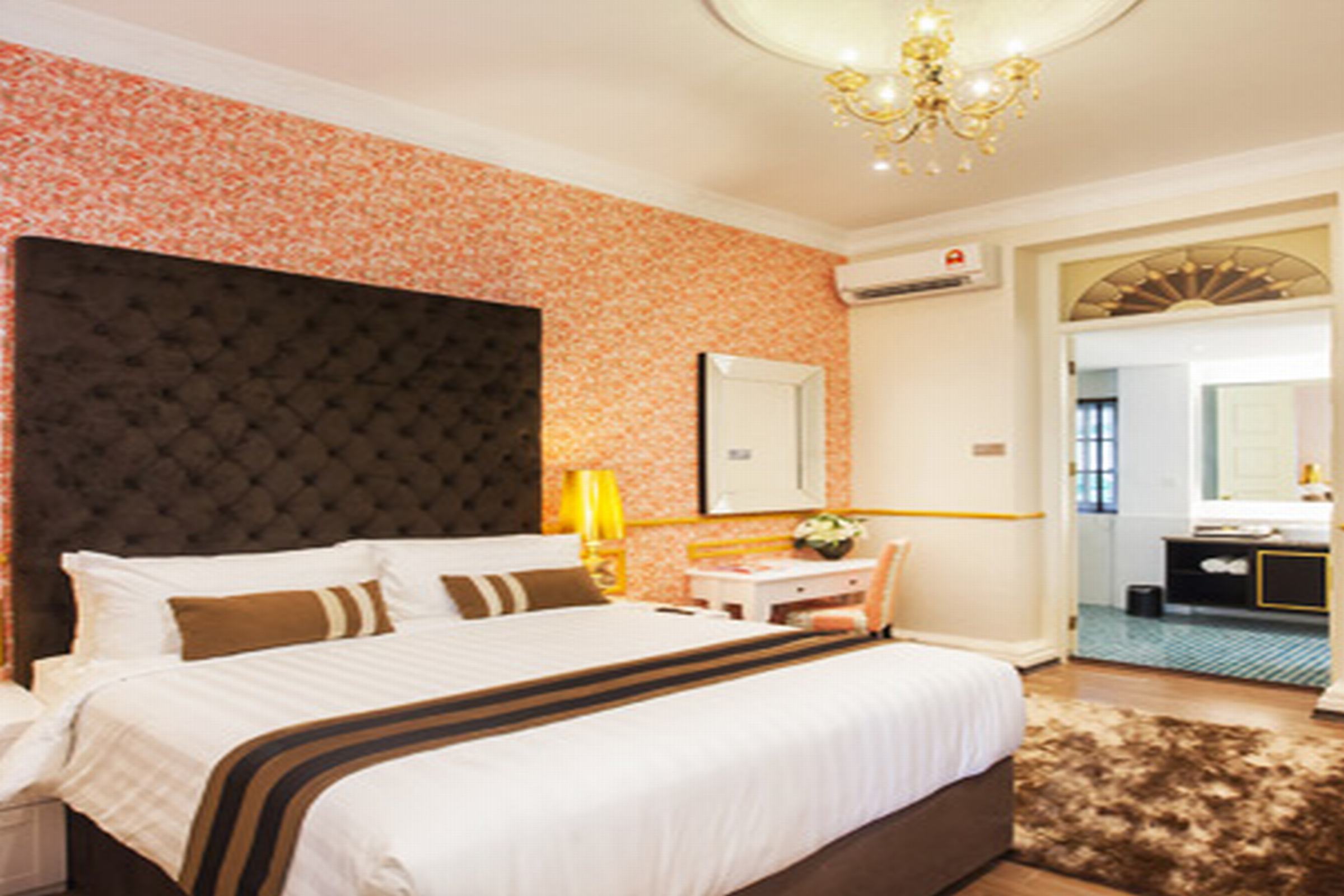 Apple Heritage Hotel
