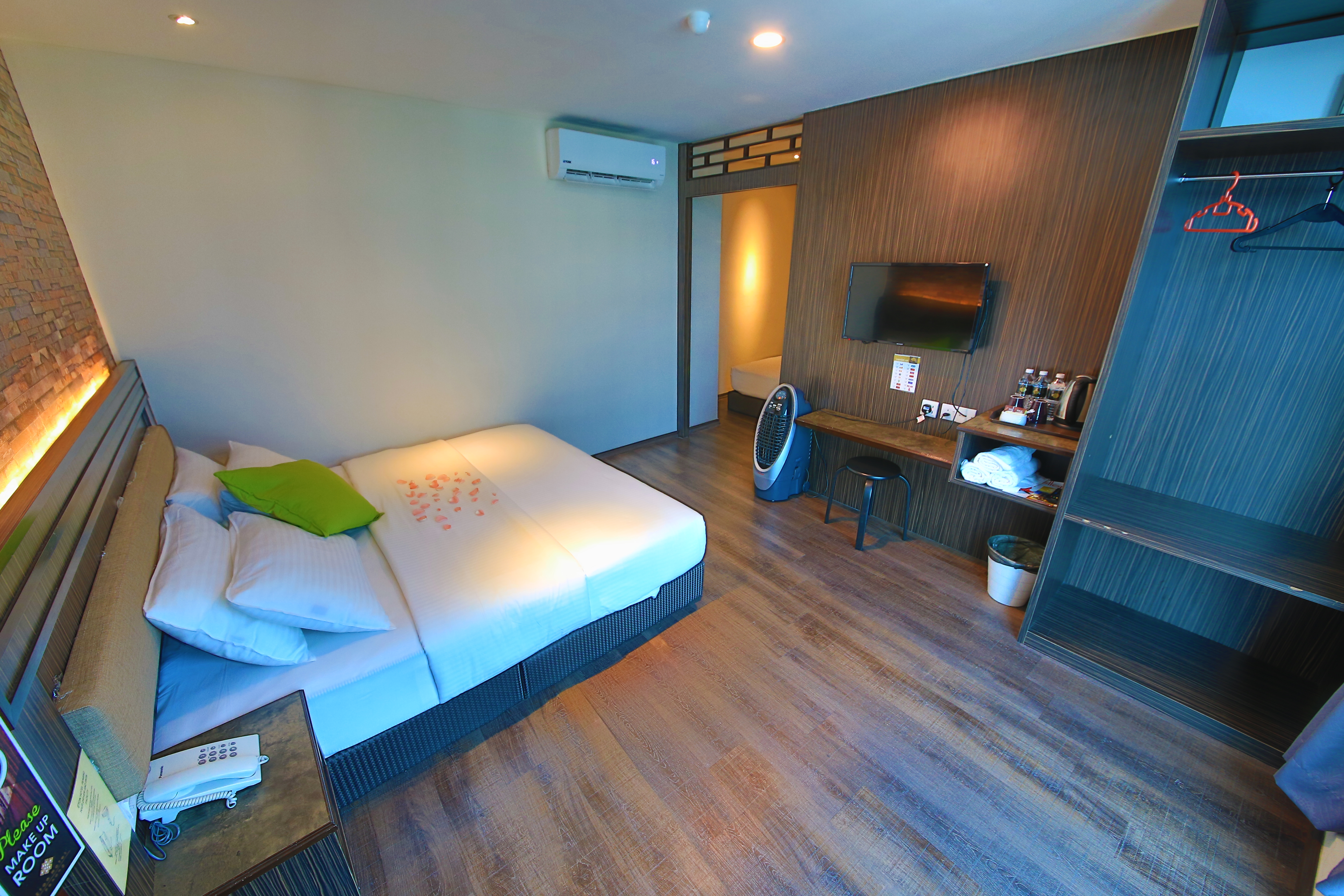 Apple Hotel