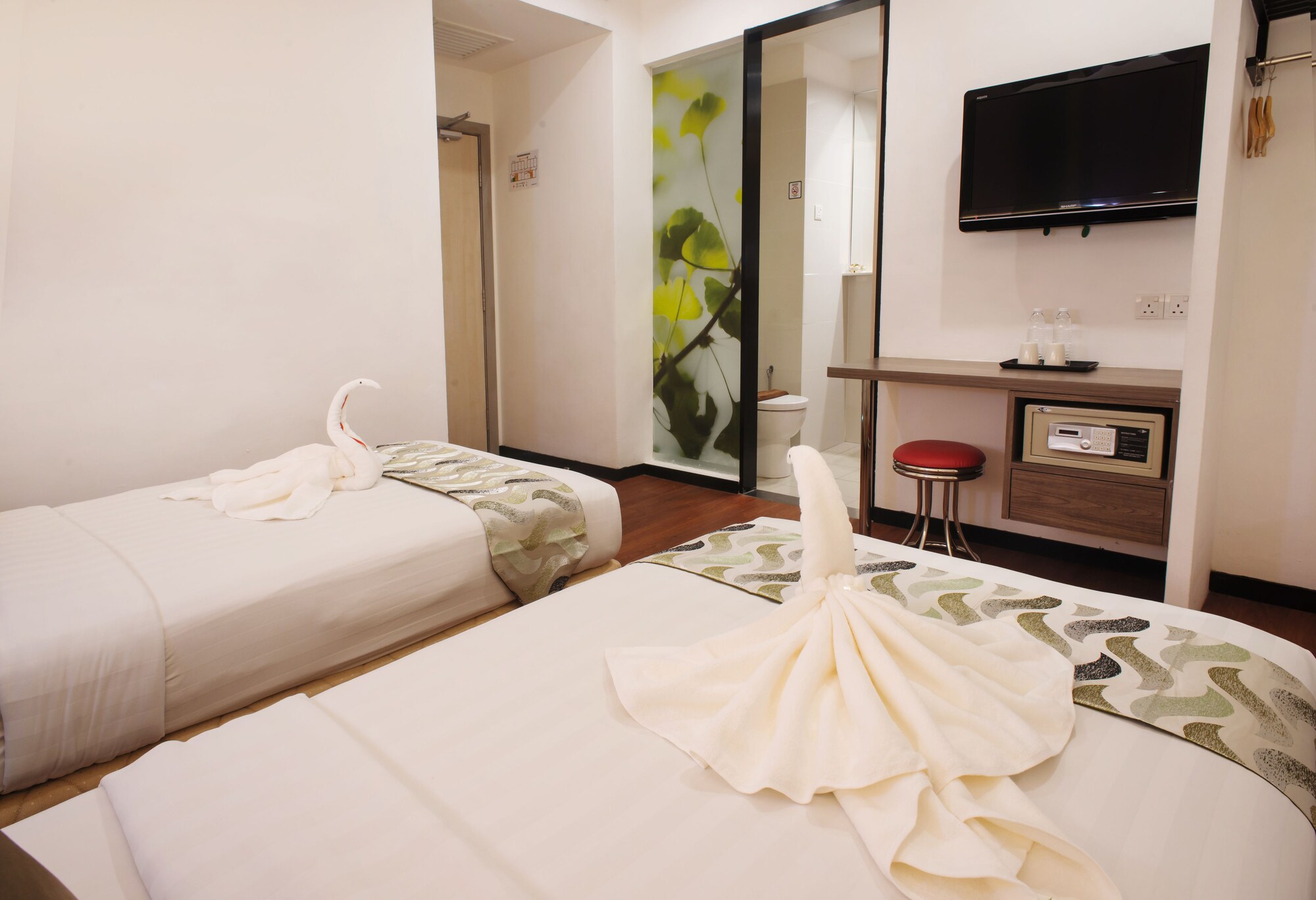Yan Hotel