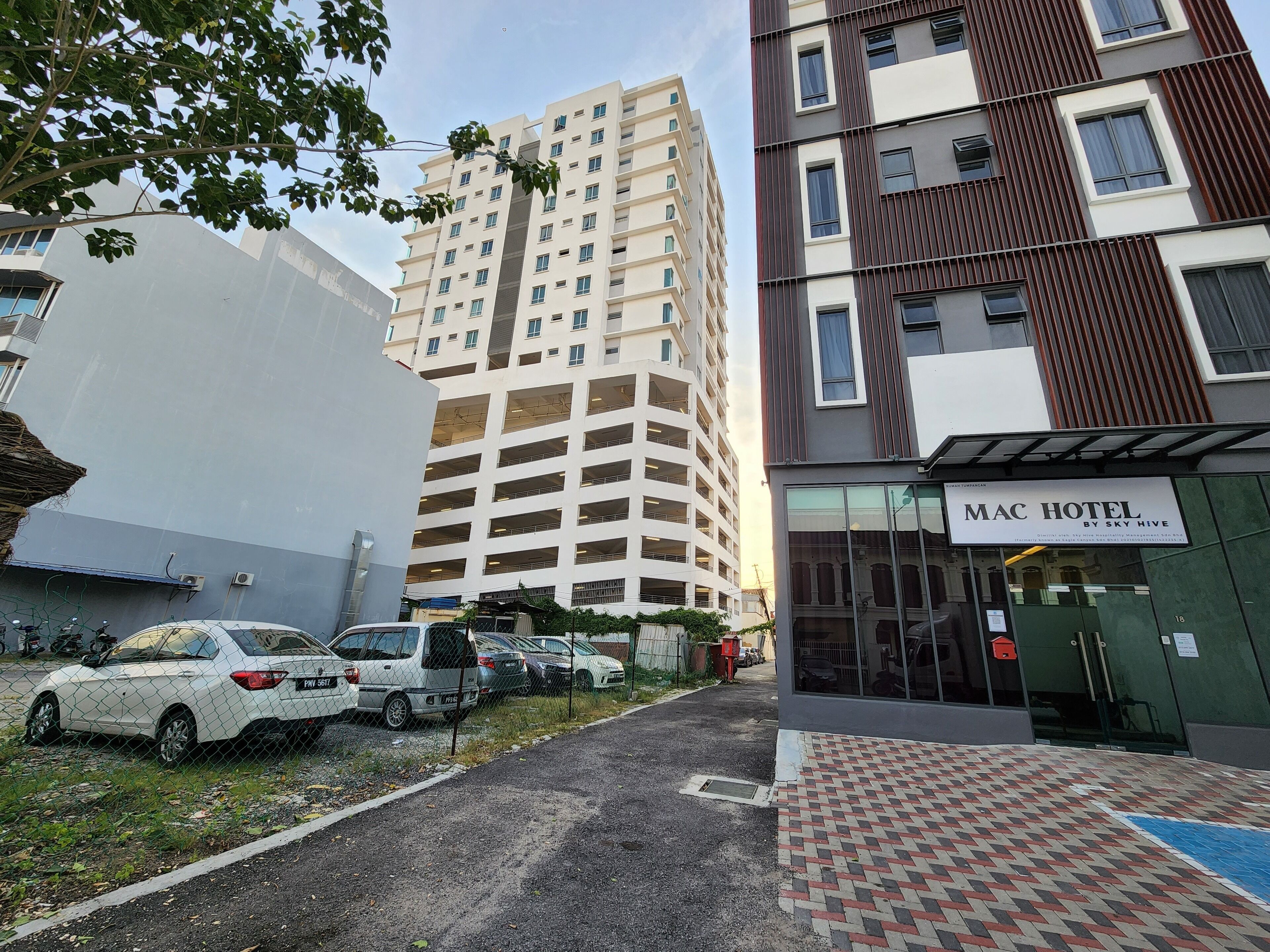 Mac Hotel By Sky Hive