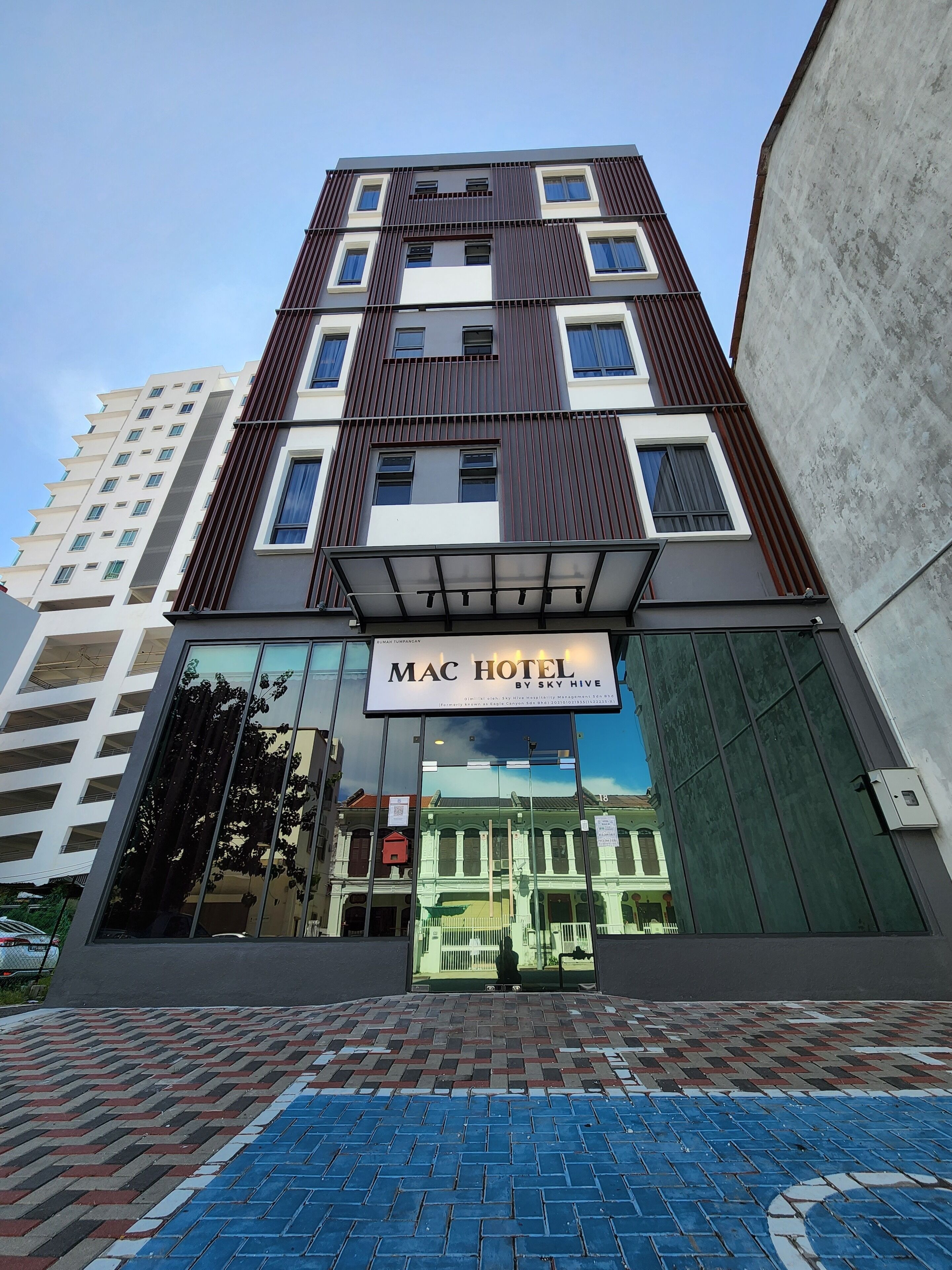 Mac Hotel By Sky Hive