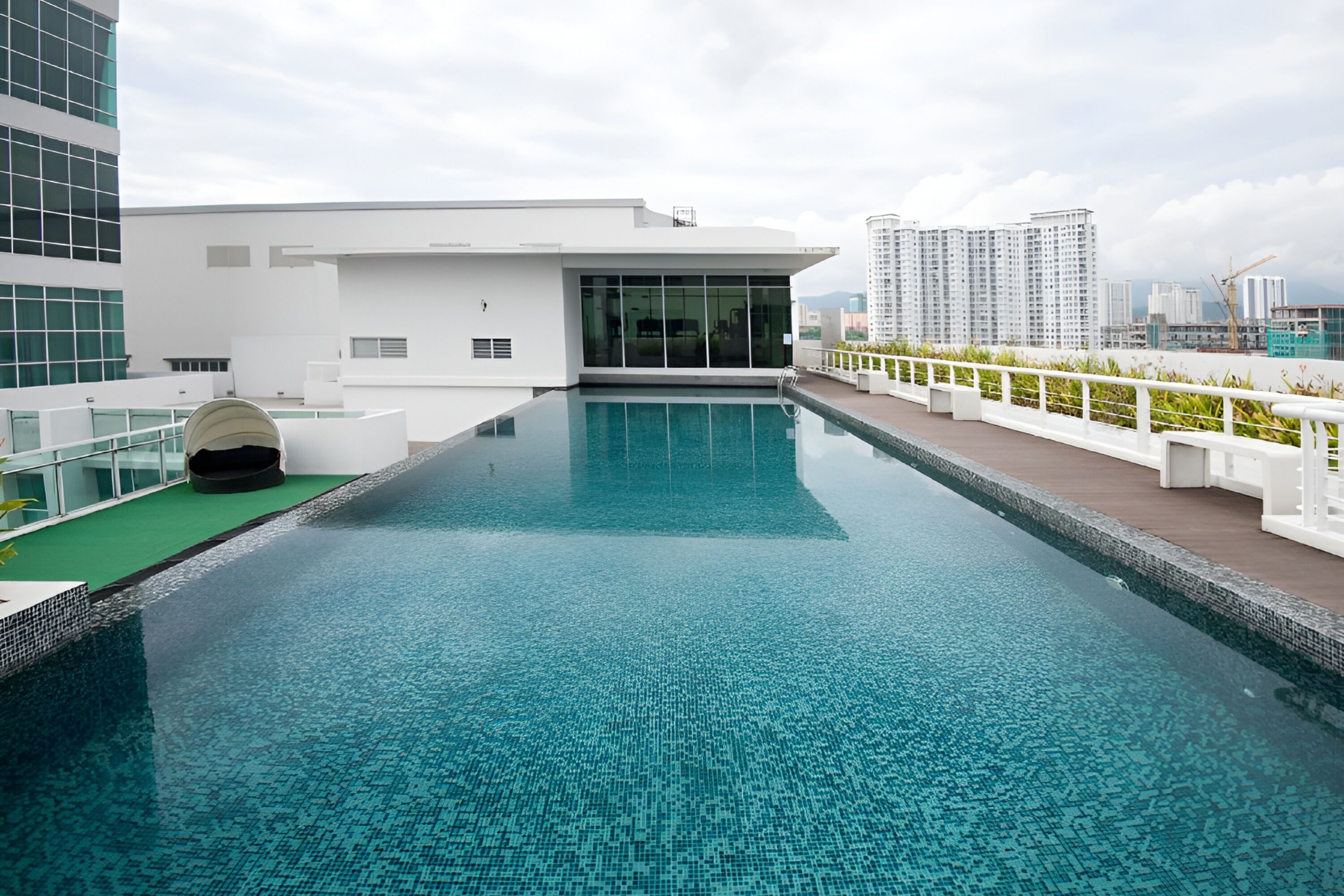 Maritime Suites by The Only Bnb
