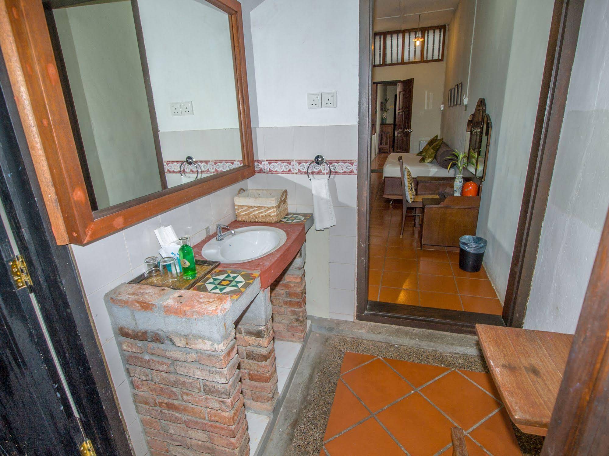 Noordin Street House