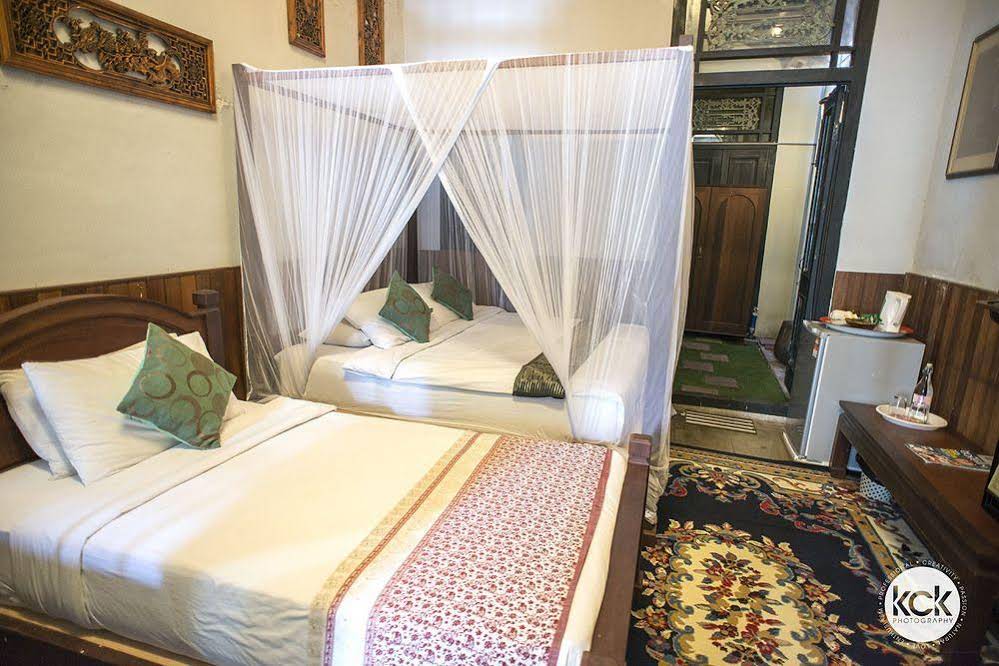Noordin Street House