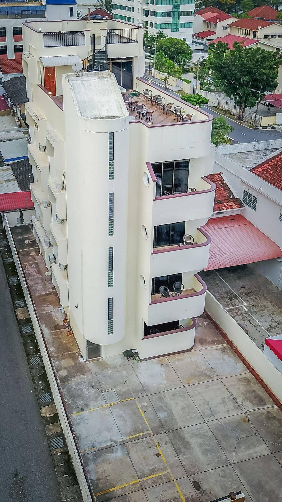 Ong Court