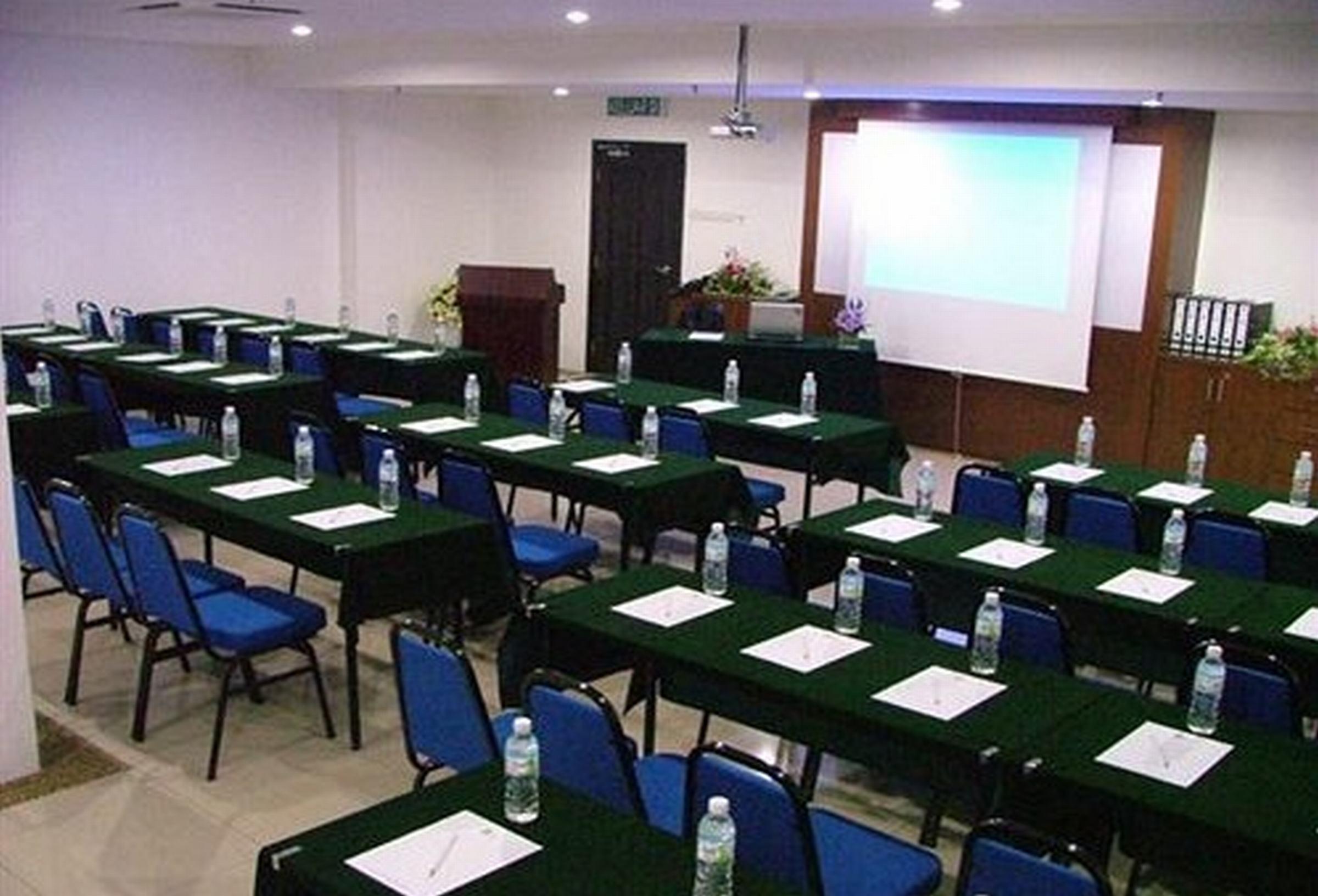 Alora Hotel