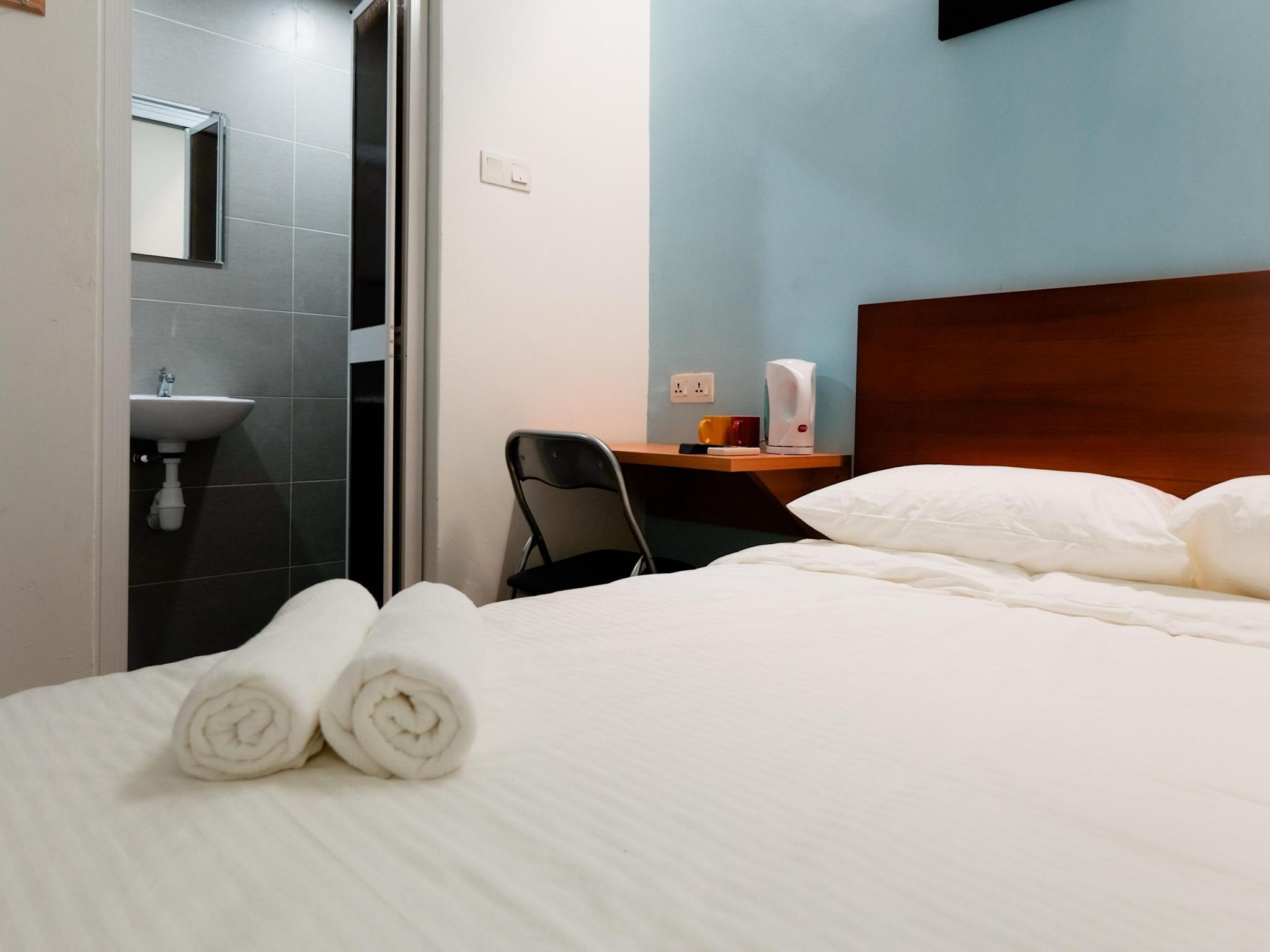 Colour Hotel by ZEN Rooms