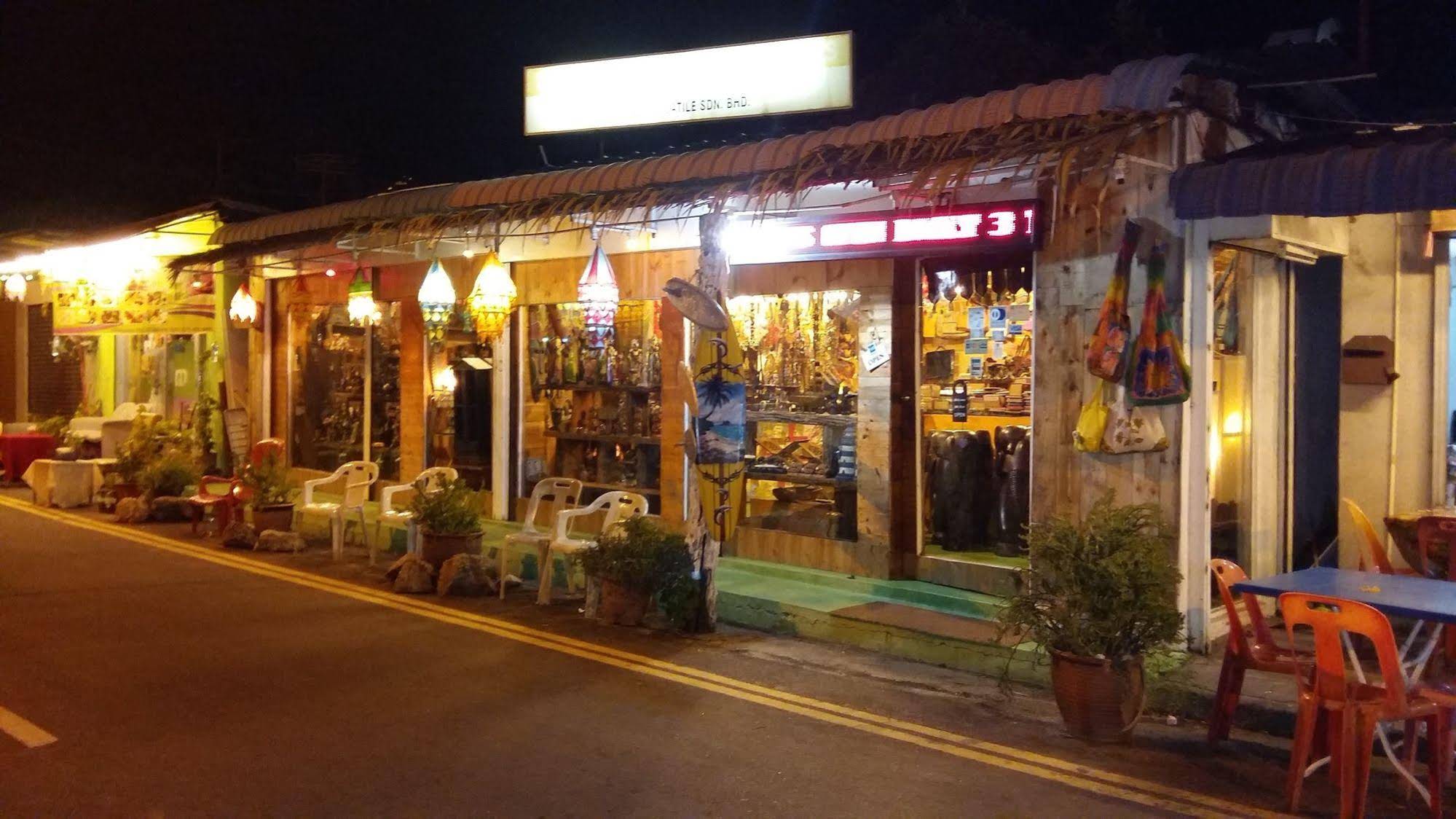 D feringghi and Restaurant