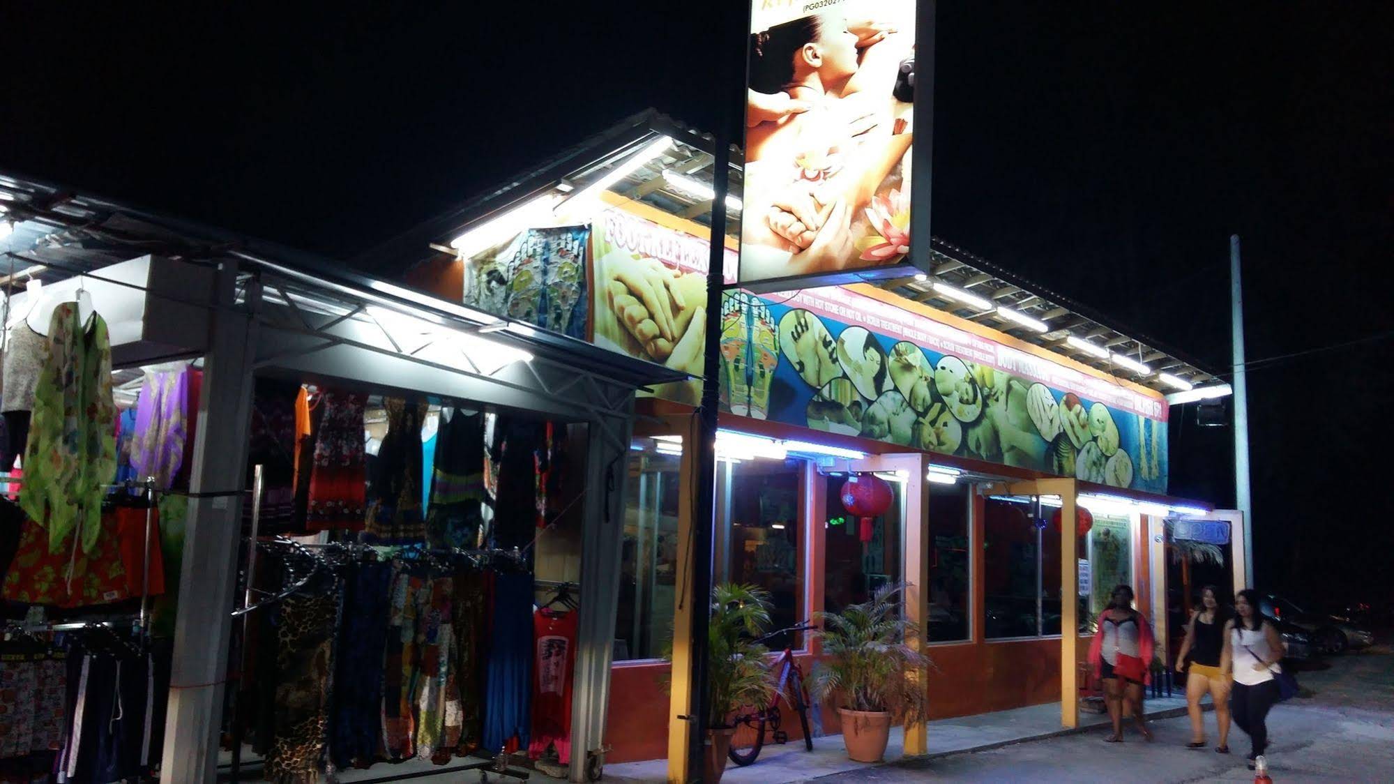 D feringghi and Restaurant