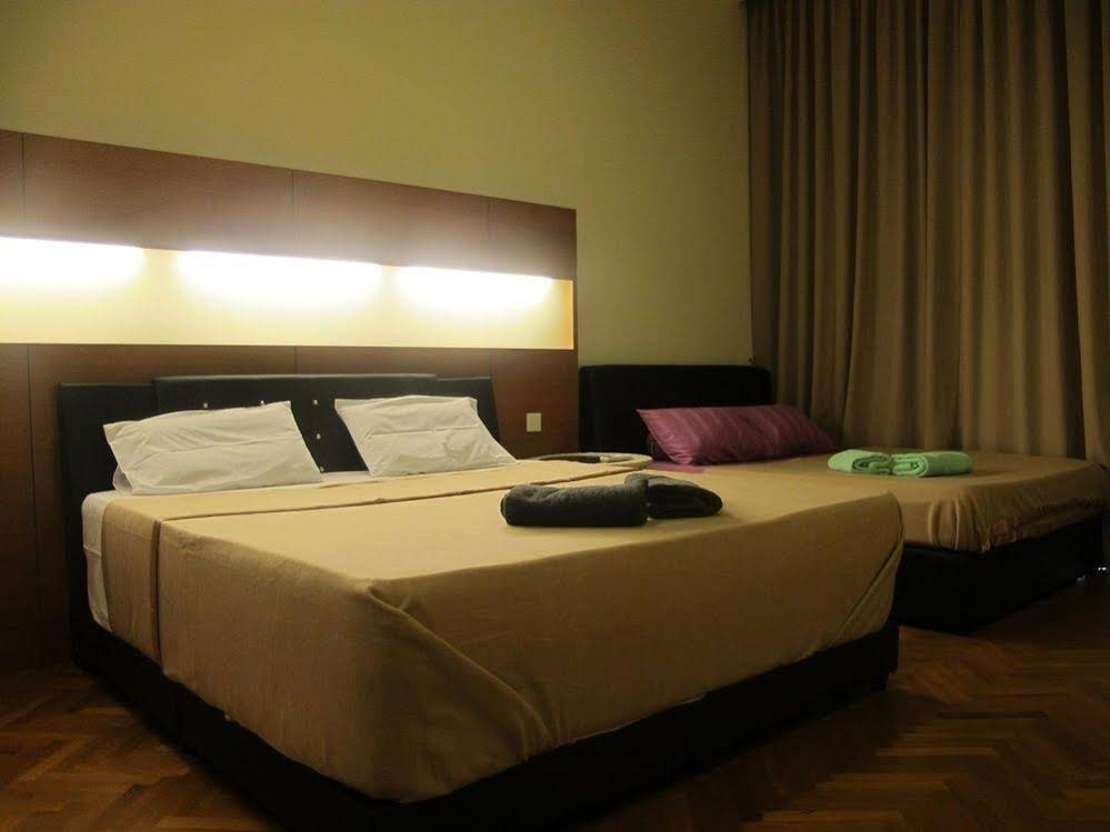 Luxury Suites @ Straits Quay