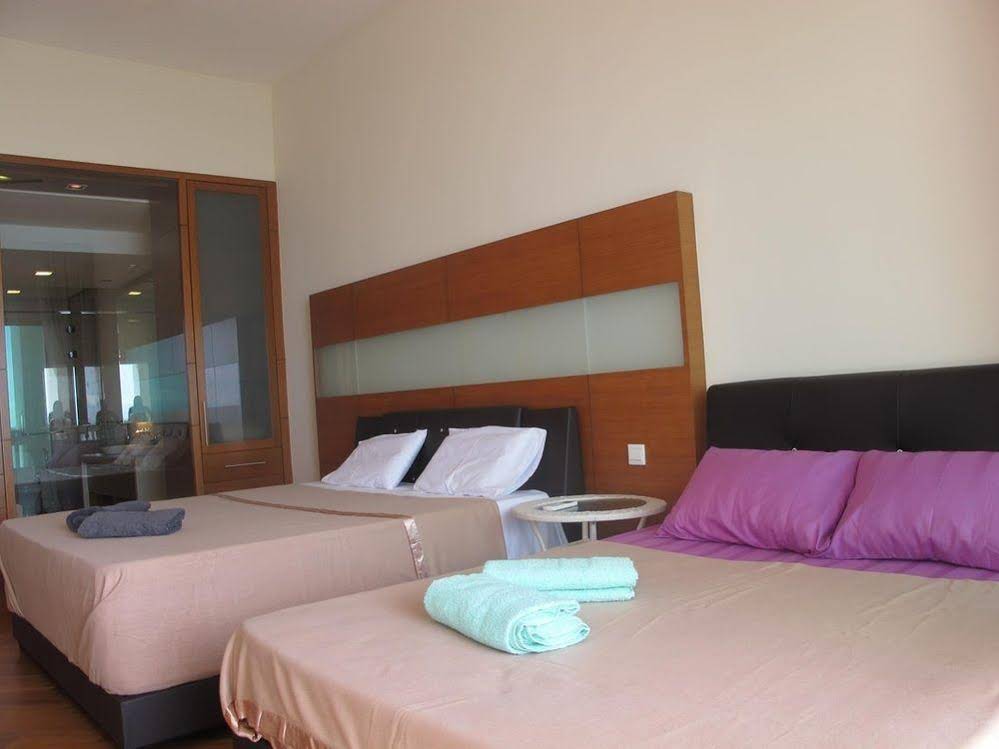 Luxury Suites @ Straits Quay