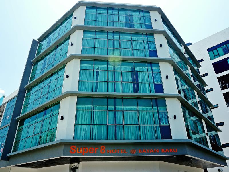 Super 8 bayan baru