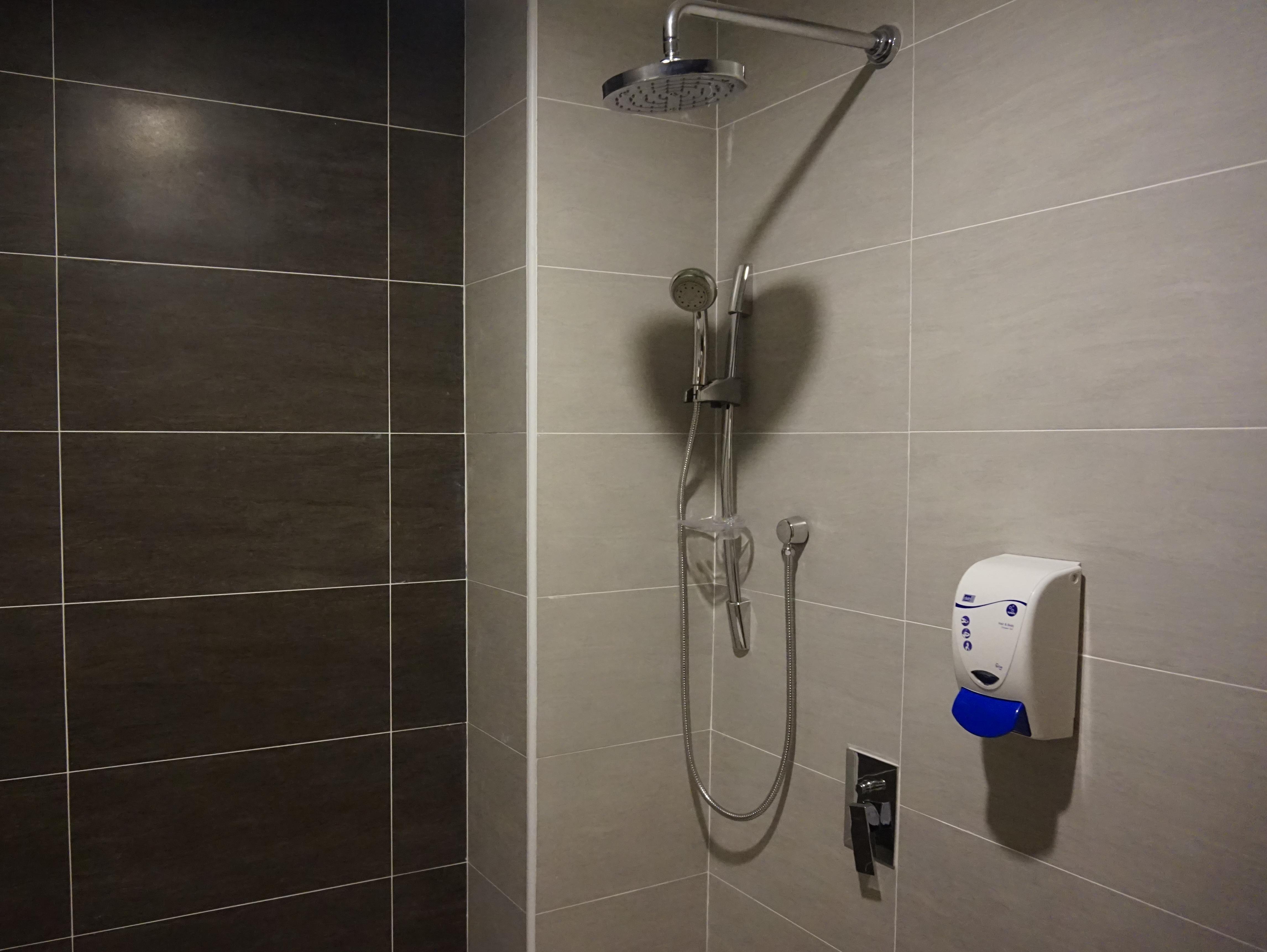 Super 8 bayan baru