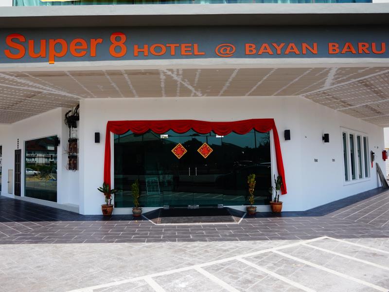 Super 8 bayan baru