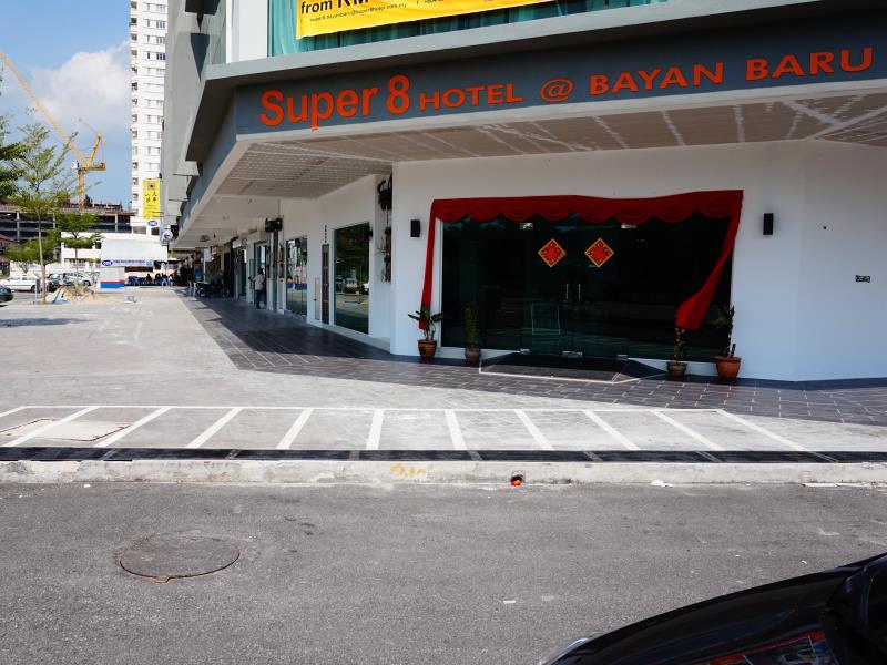 Super 8 bayan baru