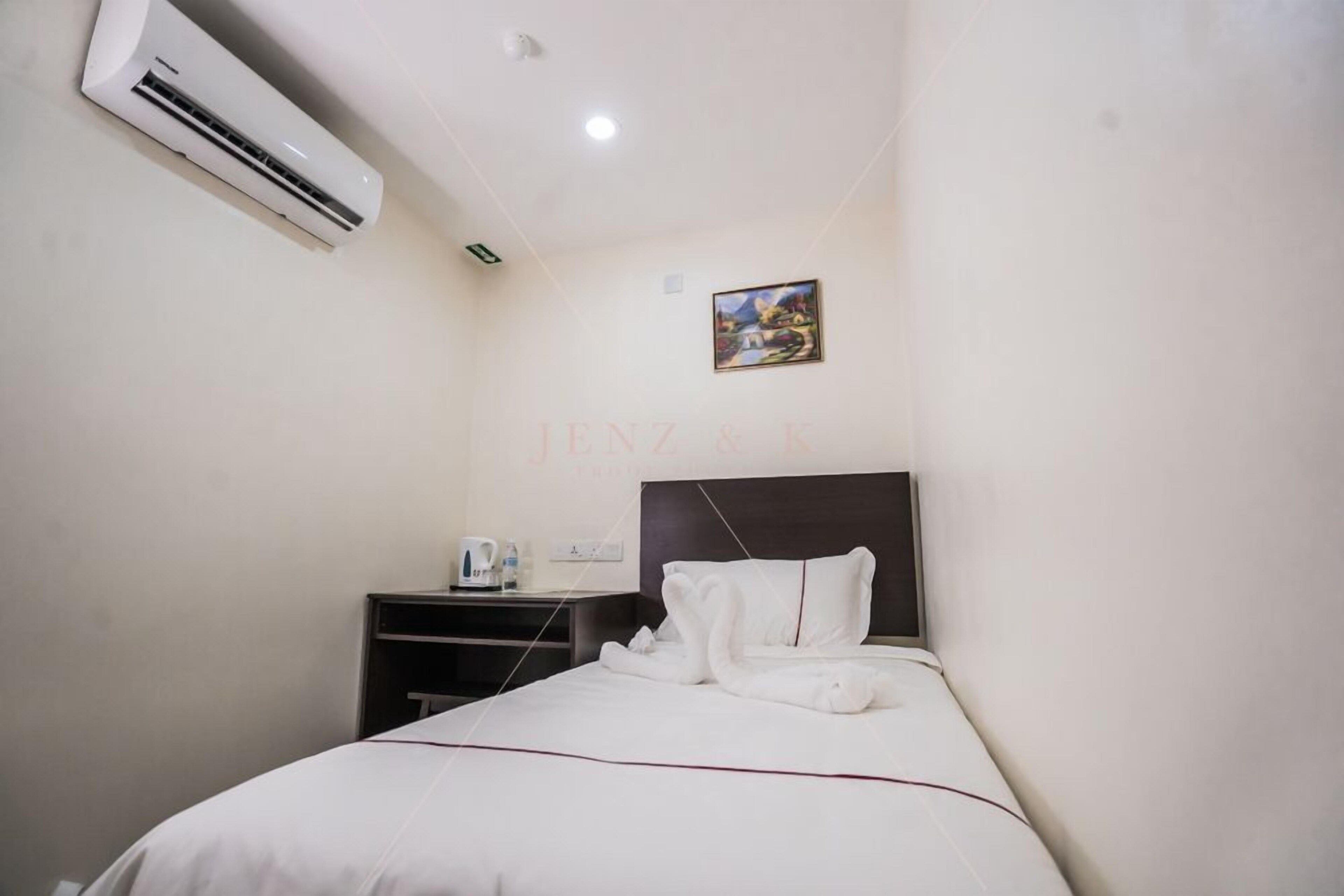 Dcozy Hotel