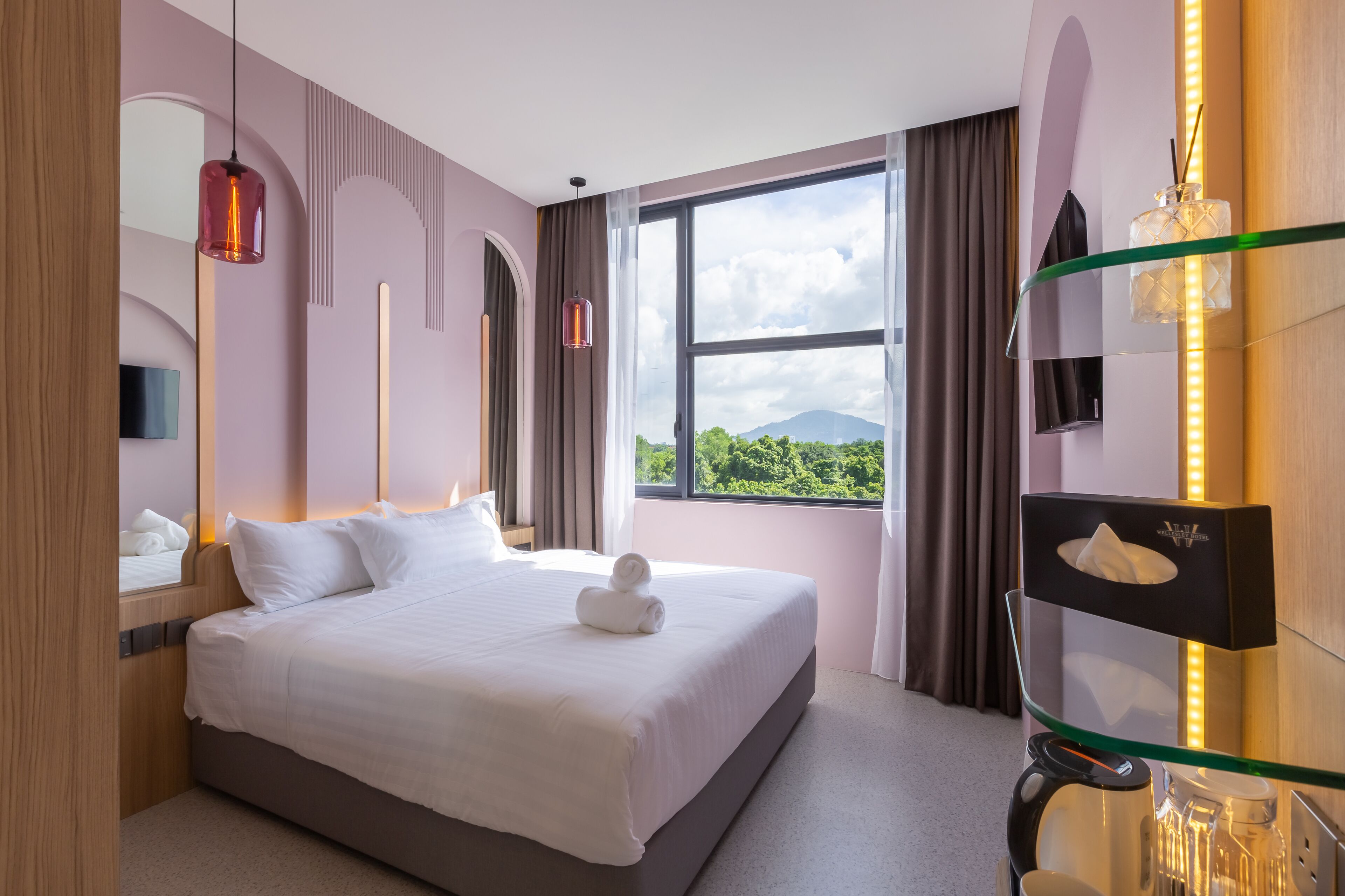Wellesley Hotel