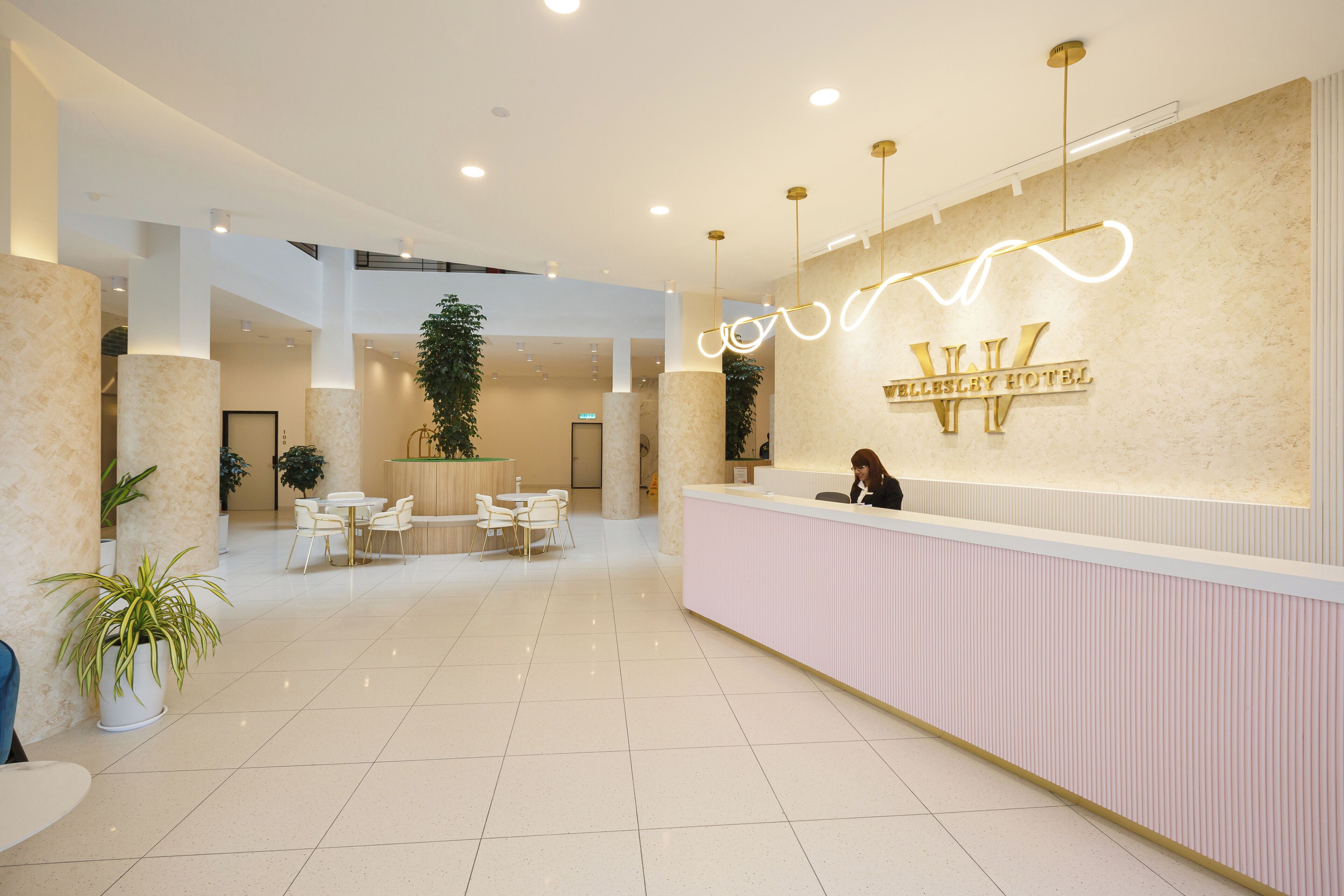 Wellesley Hotel