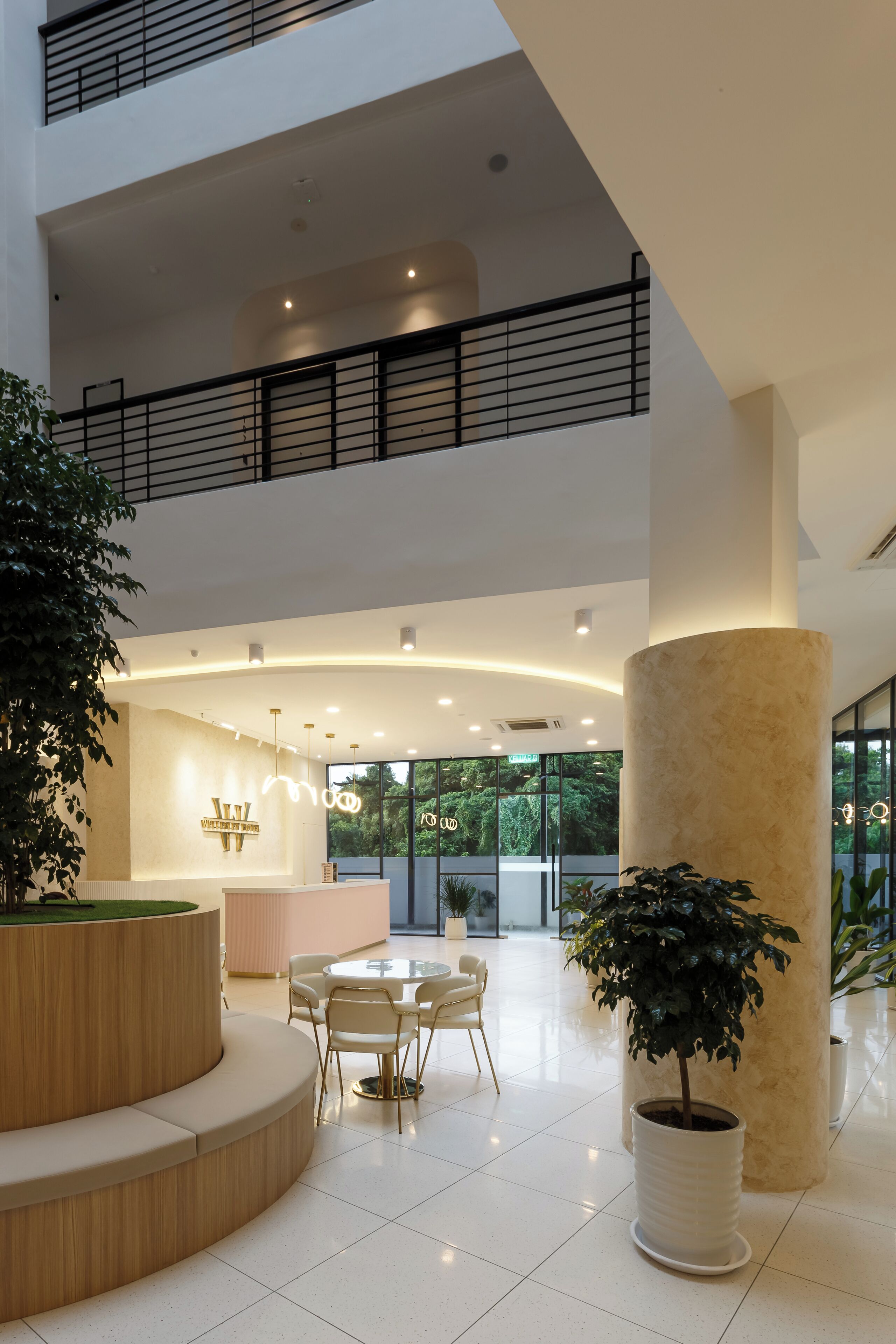 Wellesley Hotel
