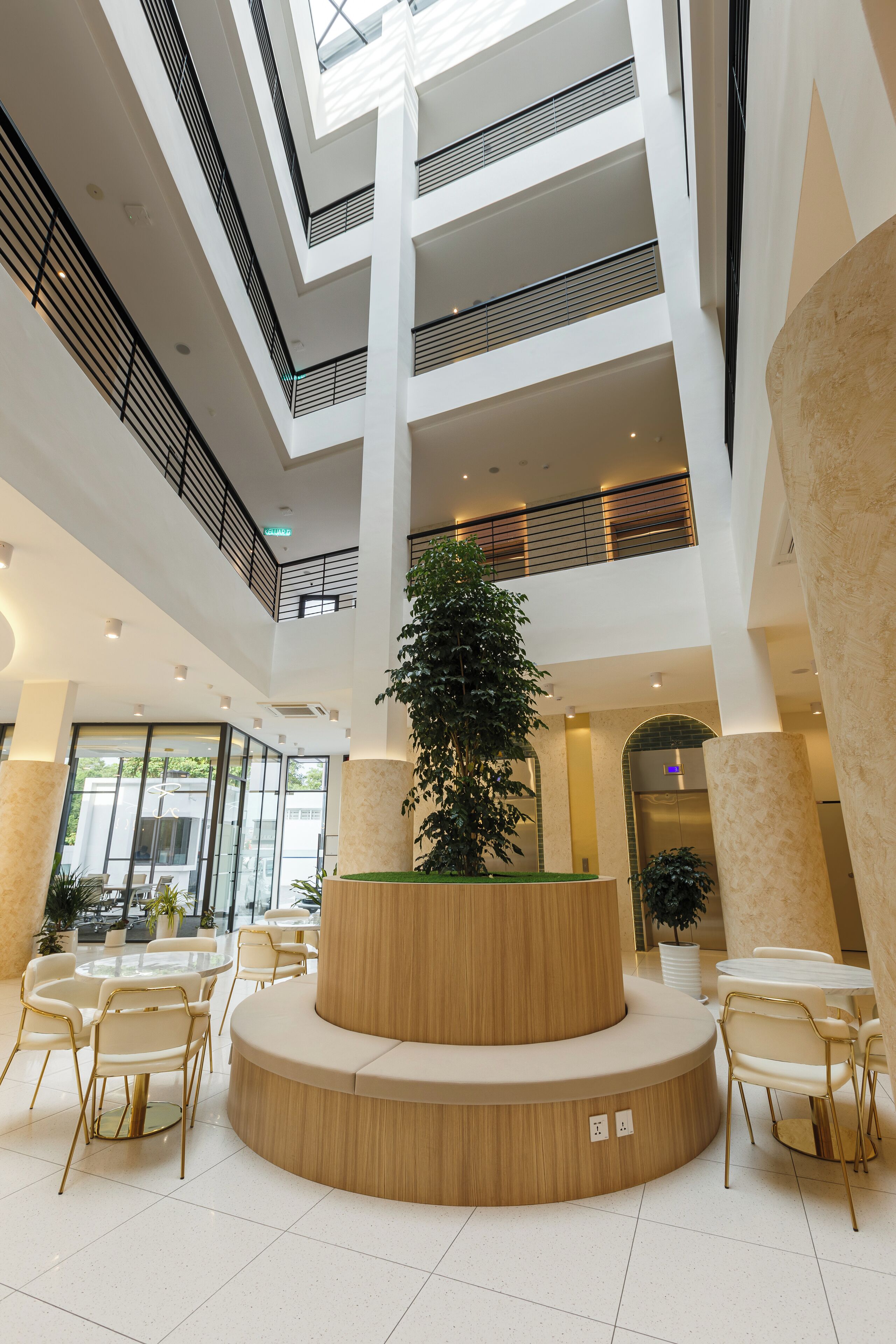 Wellesley Hotel