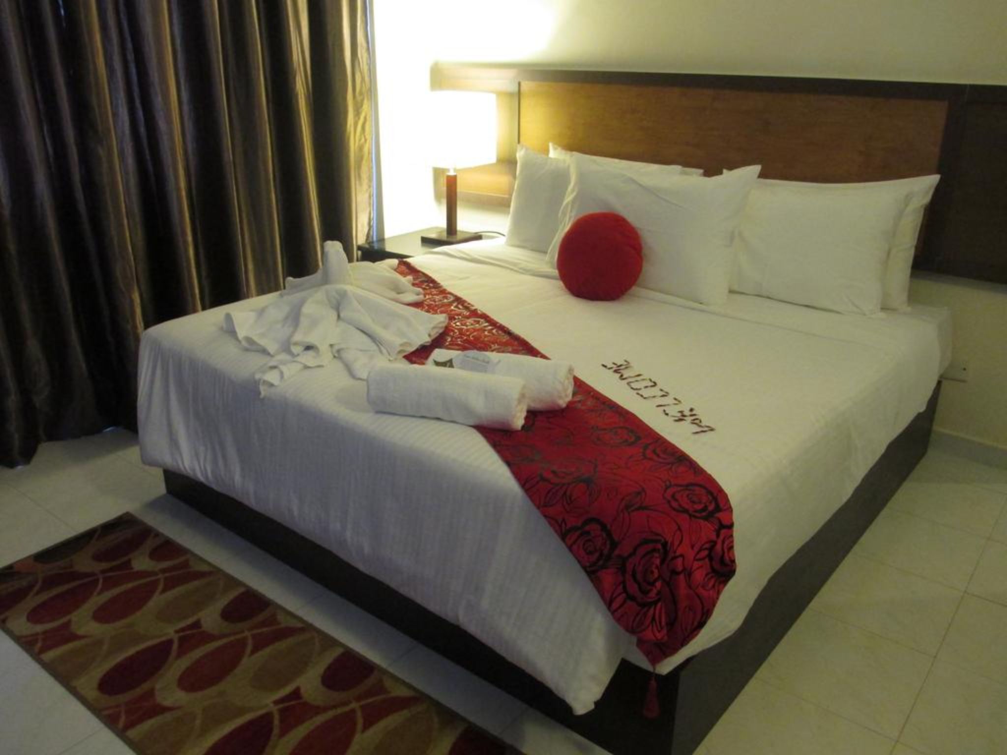 Leisure Cove Hotel & Apartment