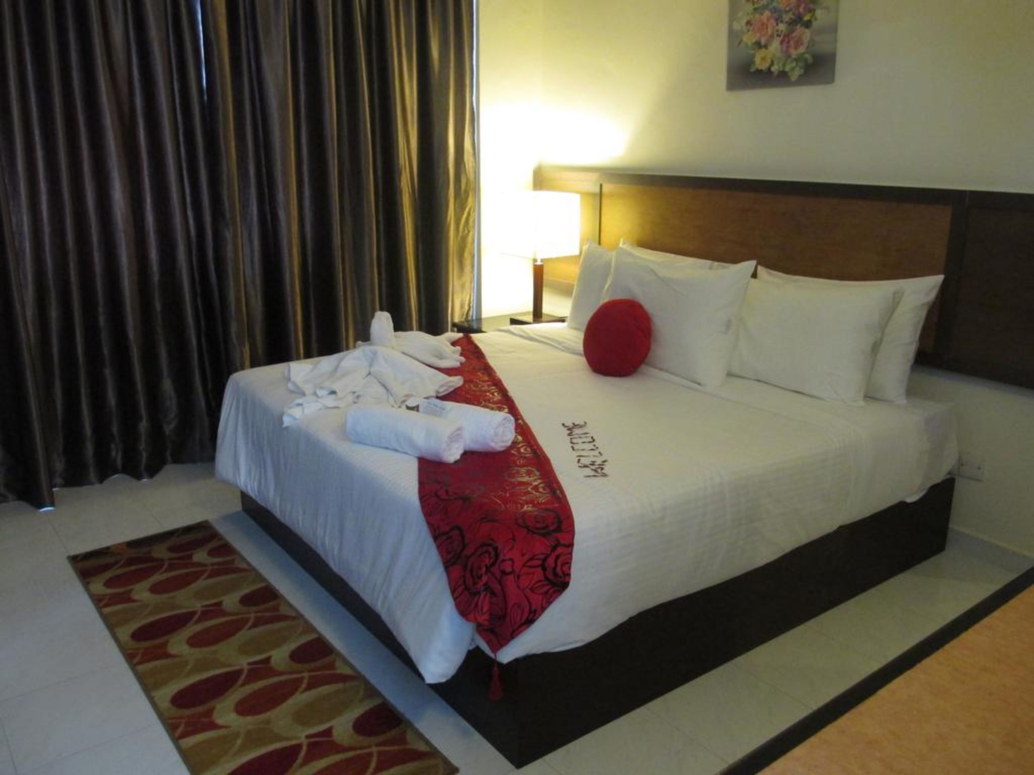 Leisure Cove Hotel & Apartment