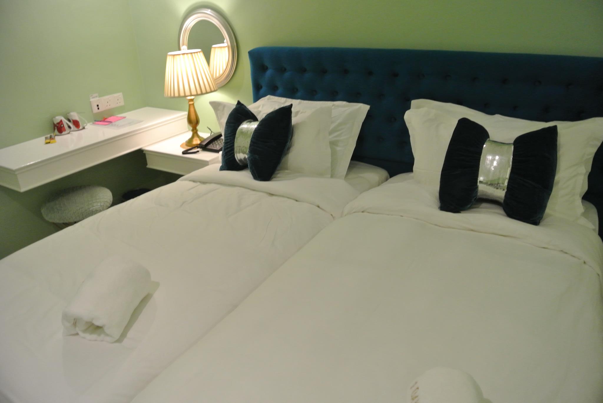 1 Day Car Hotel Station 18