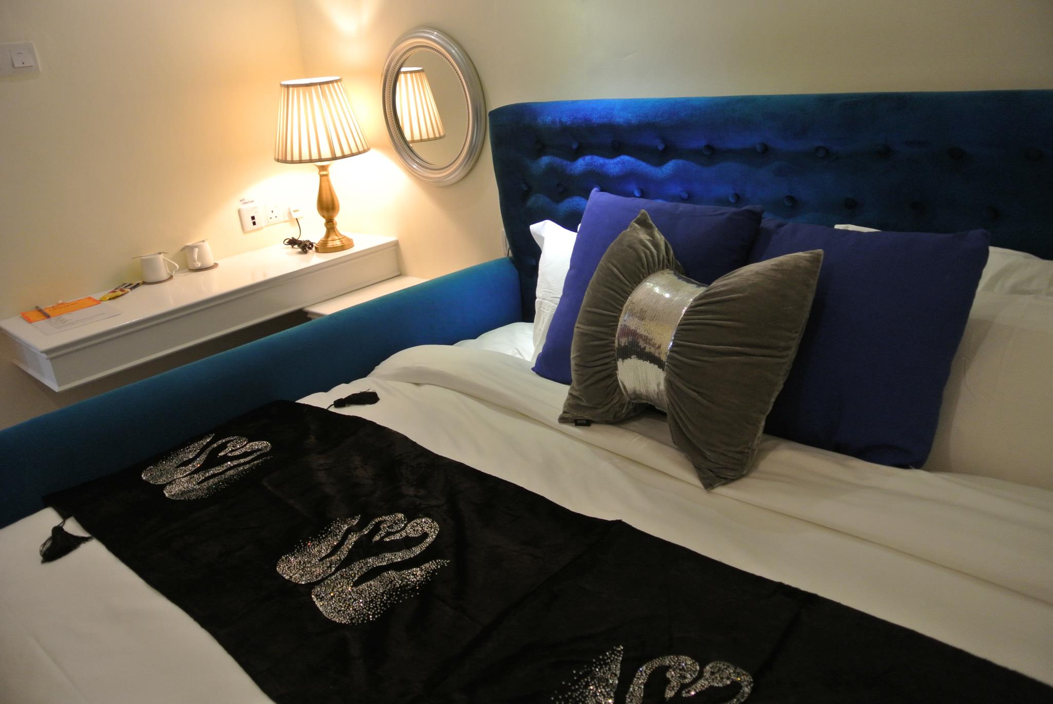 1 Day Car Hotel Station 18