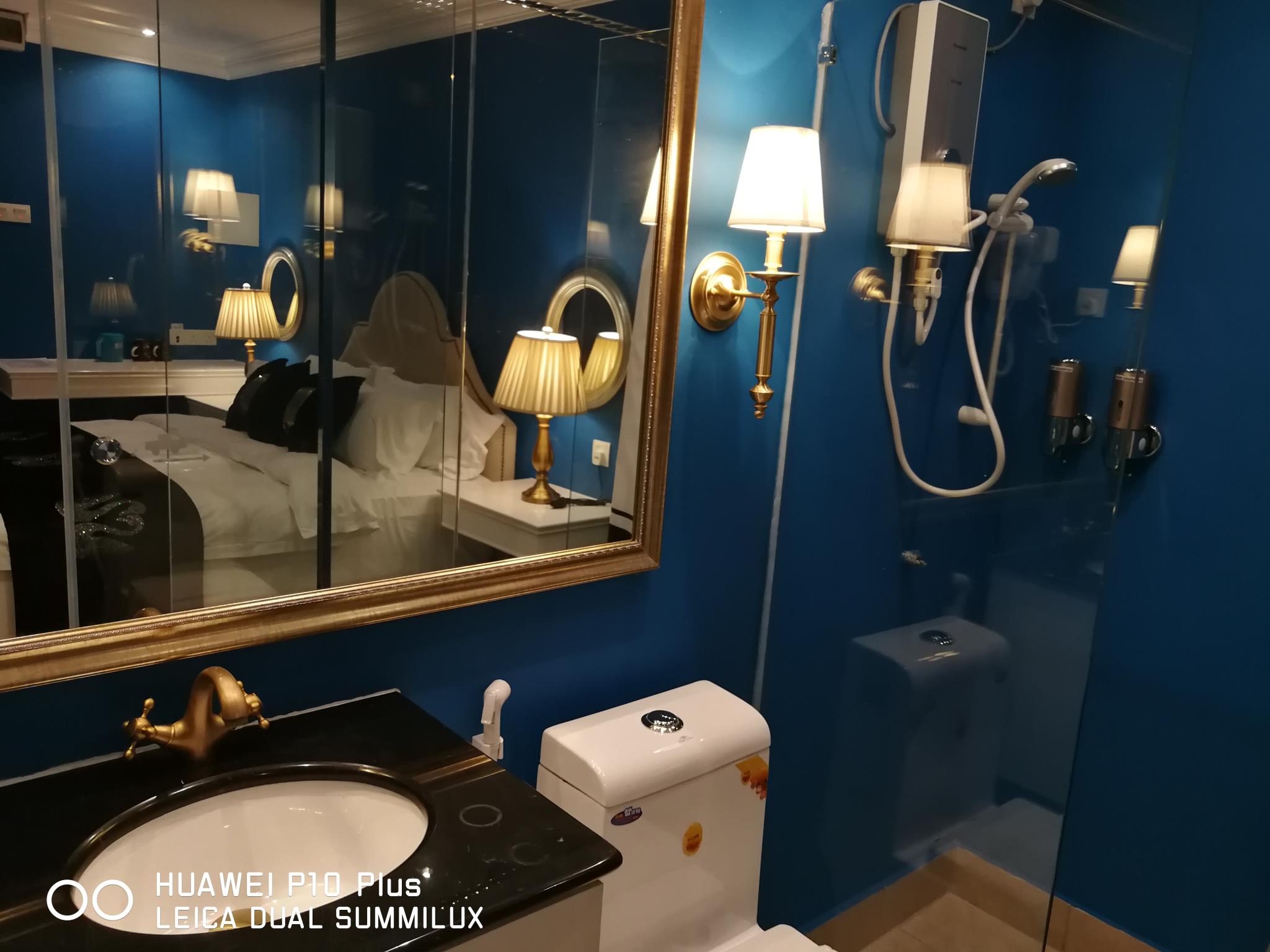 1 Day Car Hotel Station 18