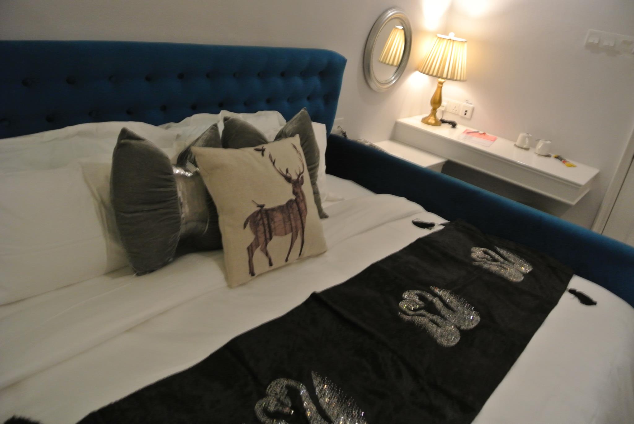 1 Day Car Hotel Station 18