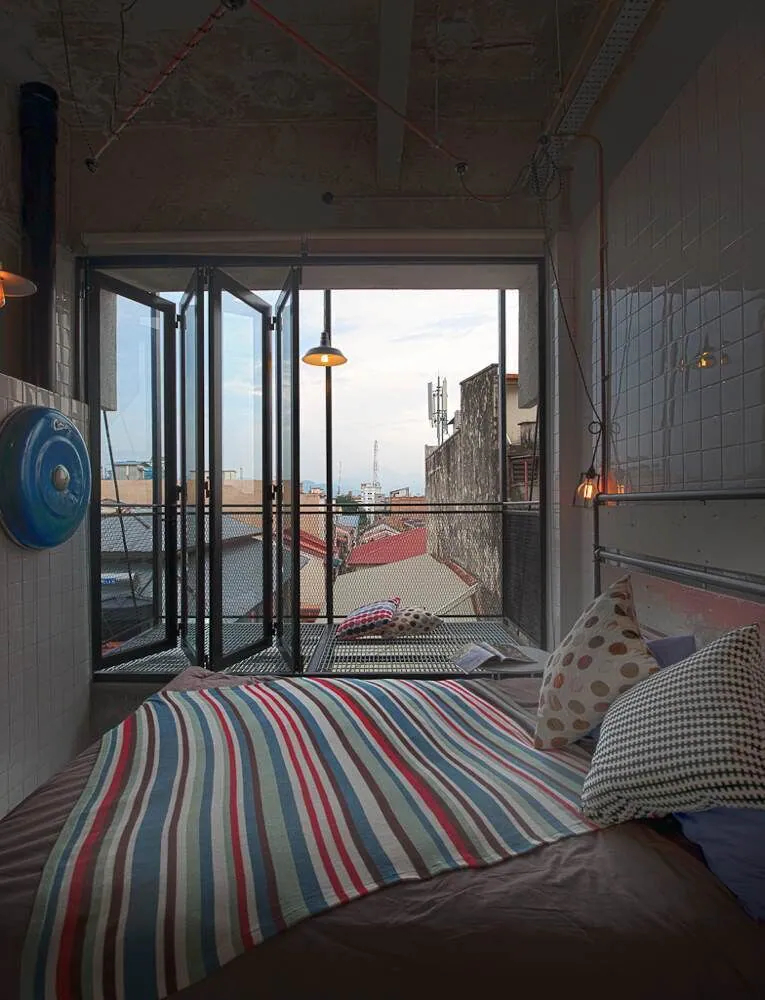 Belakang KongHeng By DreamScape