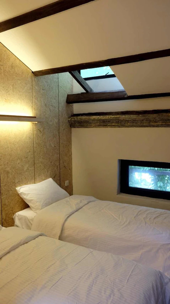 Belakang KongHeng By DreamScape