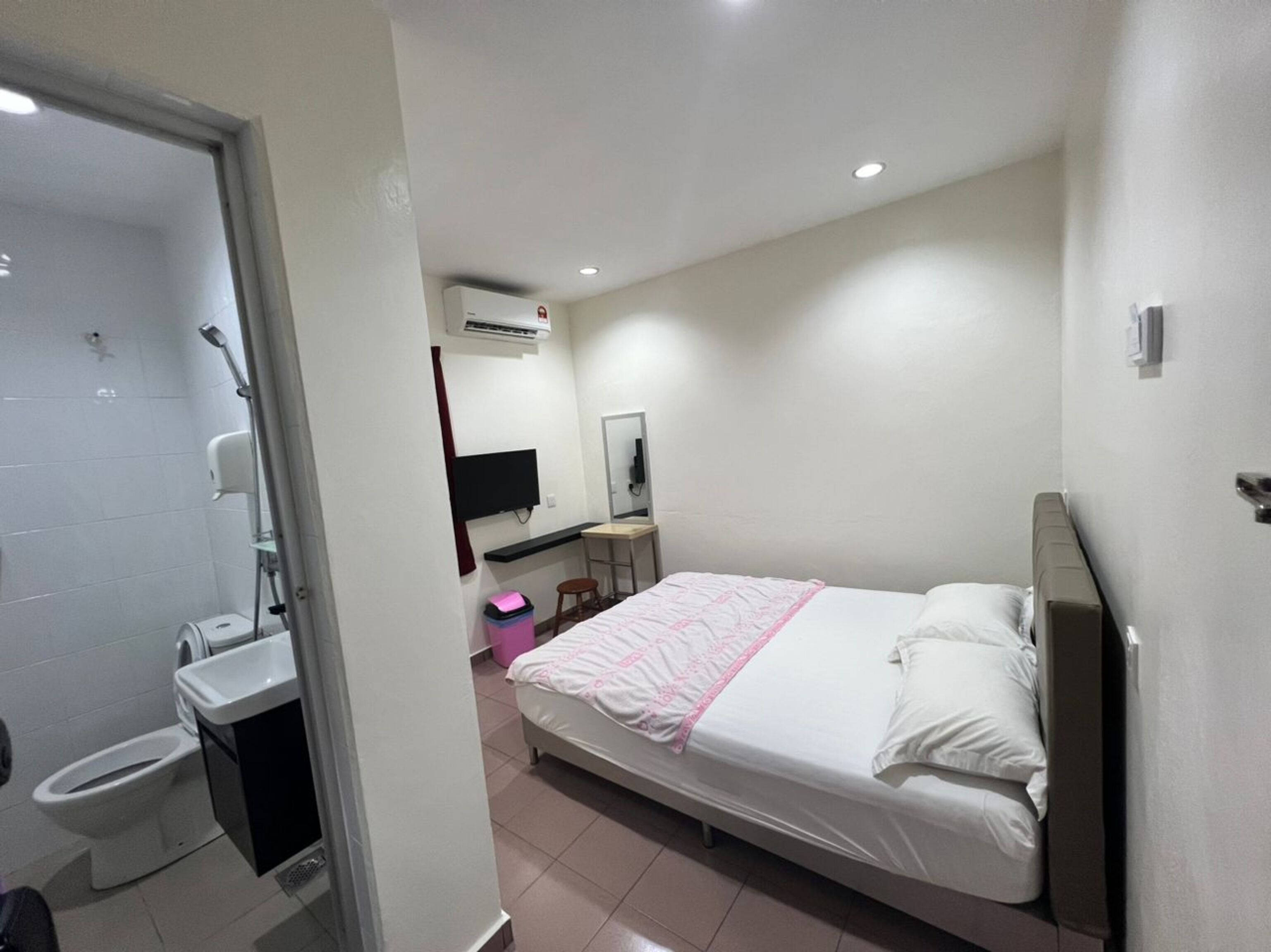 Hotel Golden Mouse By OYO