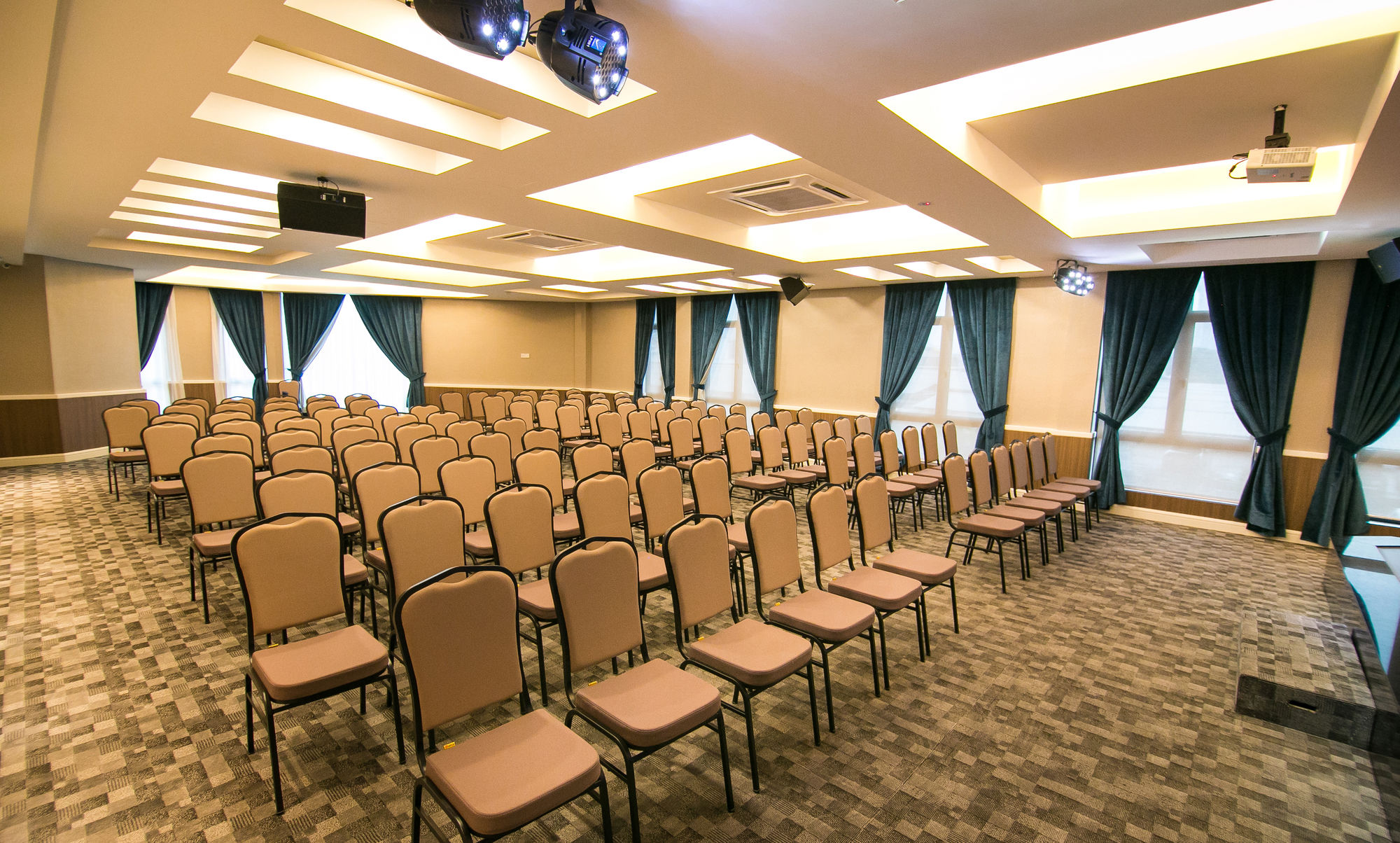 Indra Hotel - Boutique Suites