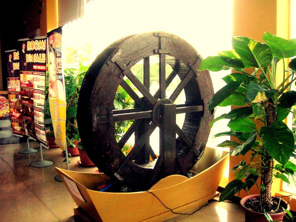 Paragon City Hotel