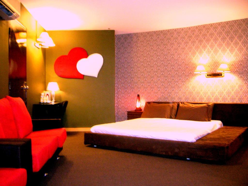 Paragon City Hotel
