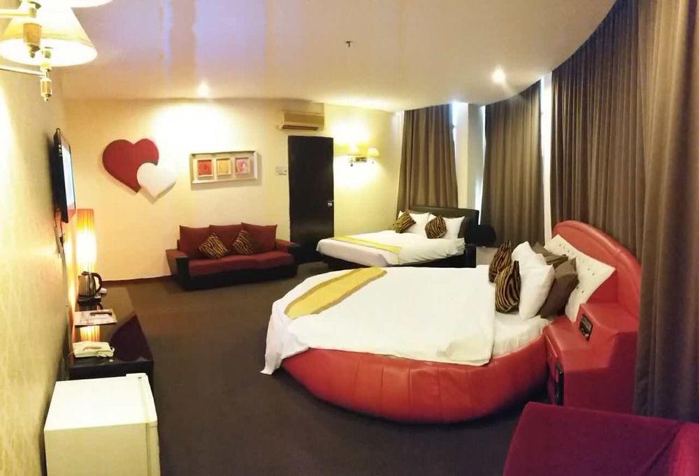 Paragon City Hotel