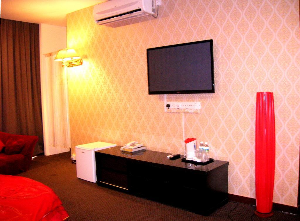 Paragon City Hotel