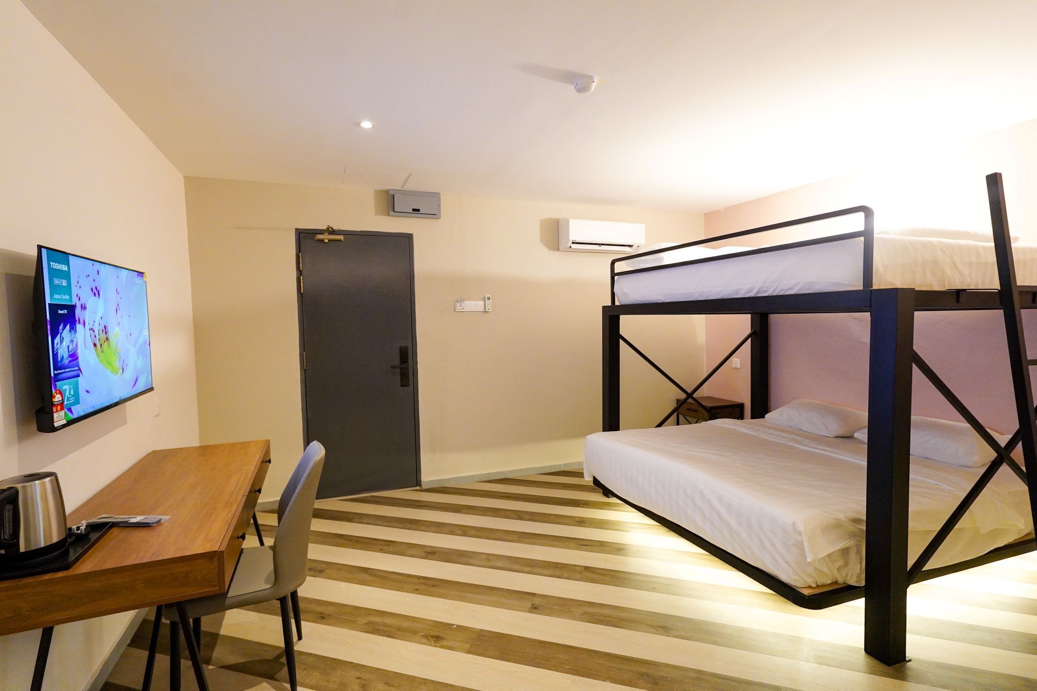 Robin Hotel