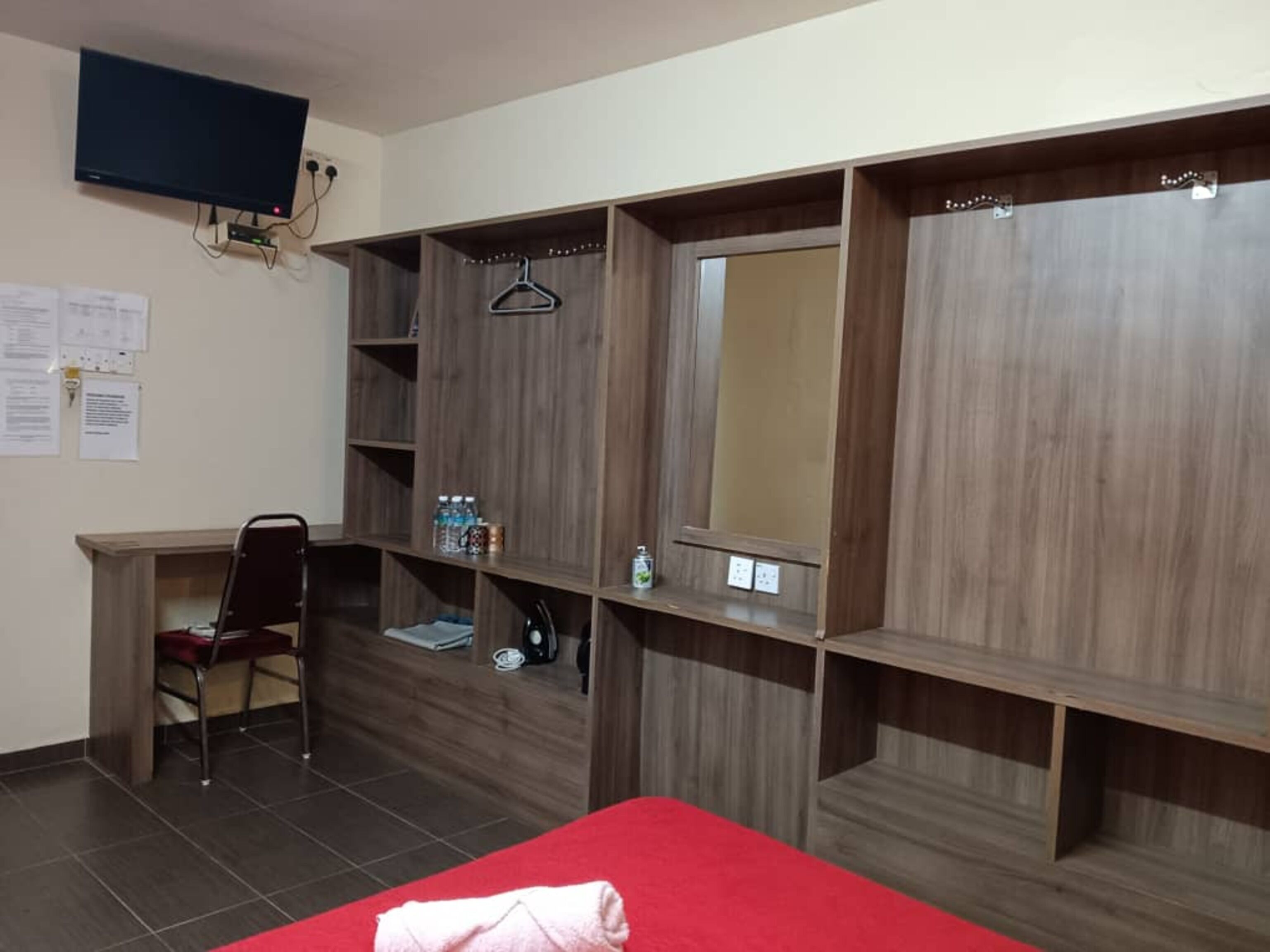 OYO 91040 Hotel Ezi Inn