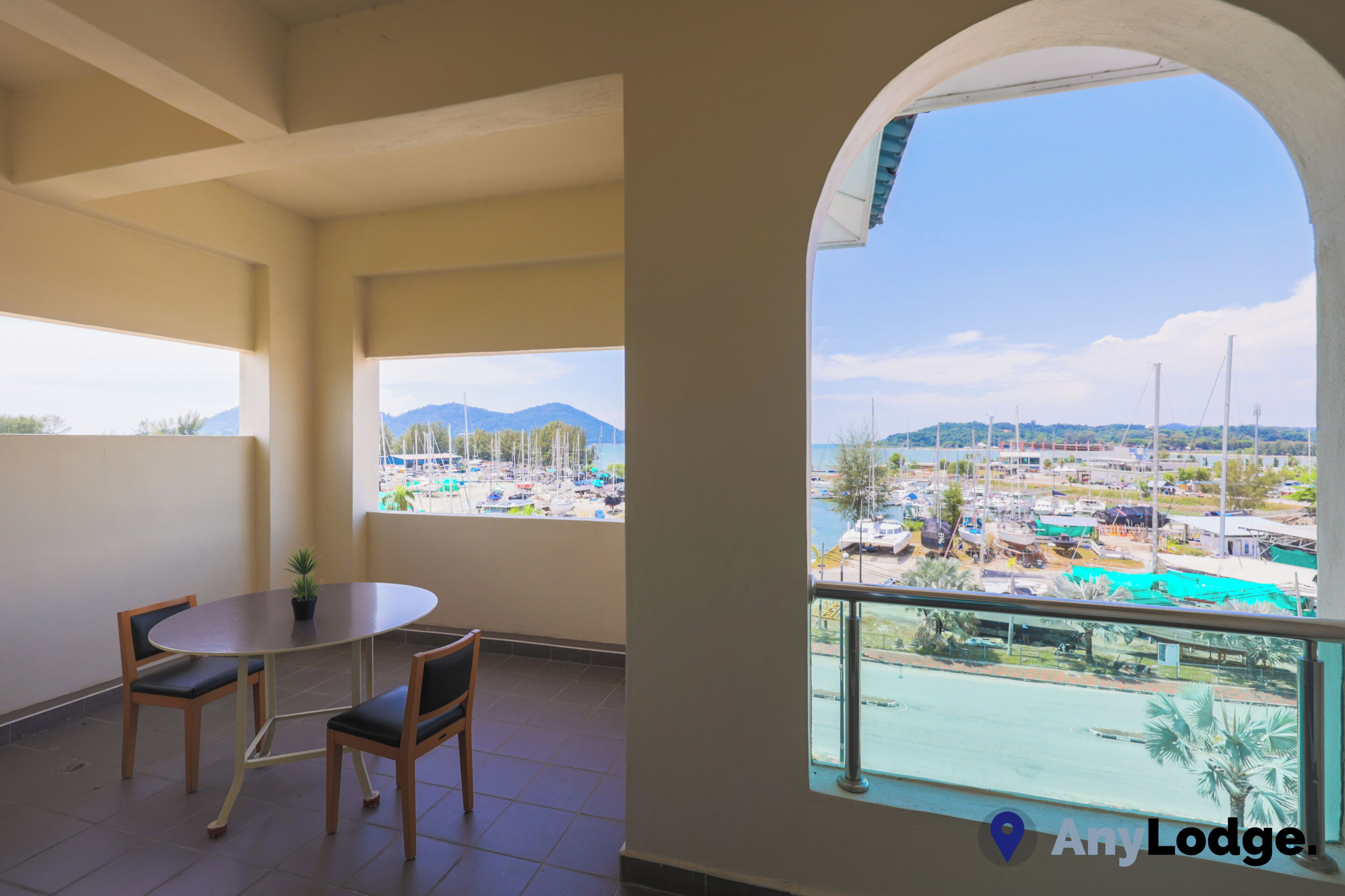 AnyLodge Marina Island Pangkor