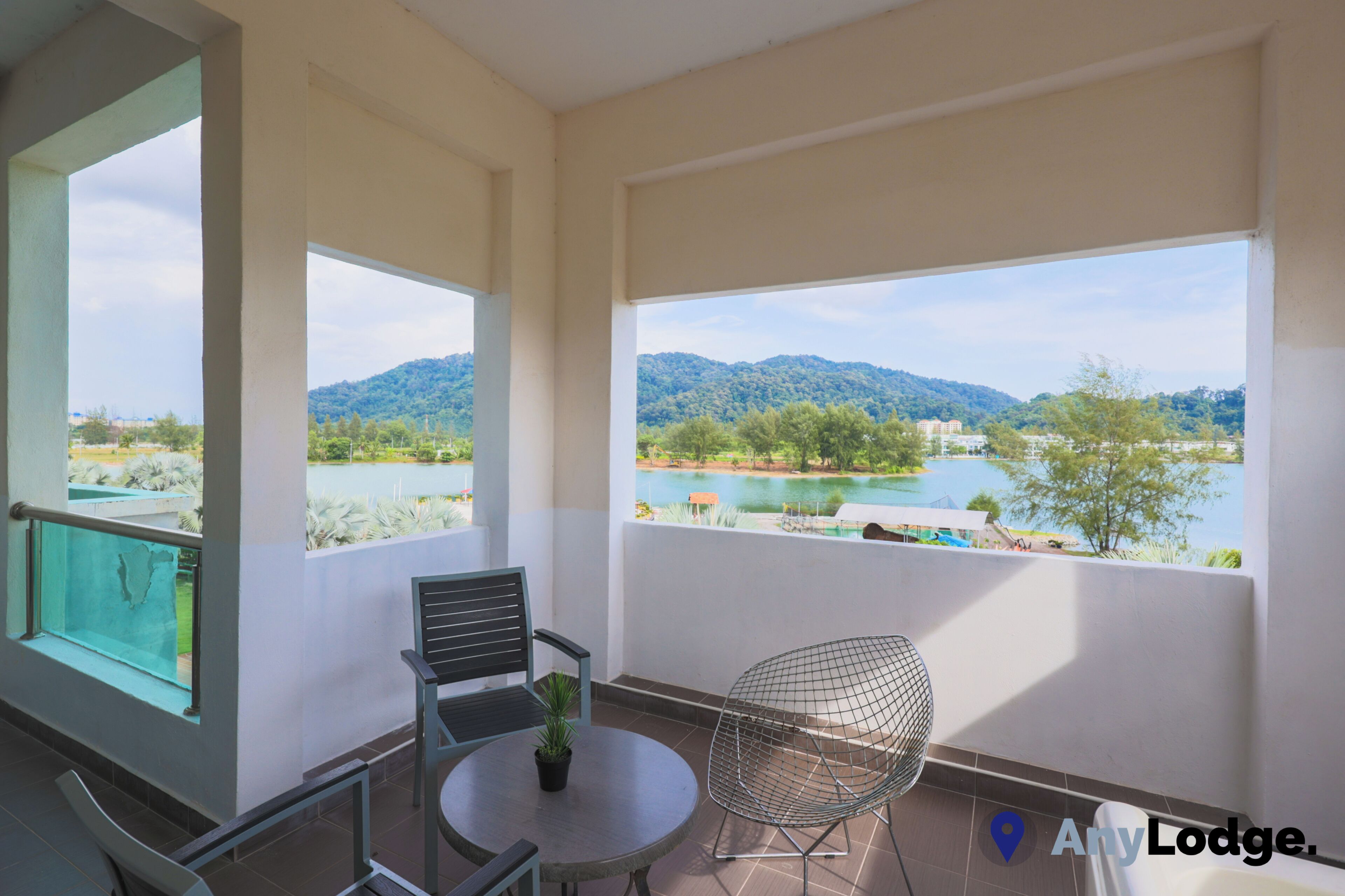 AnyLodge Marina Island Pangkor