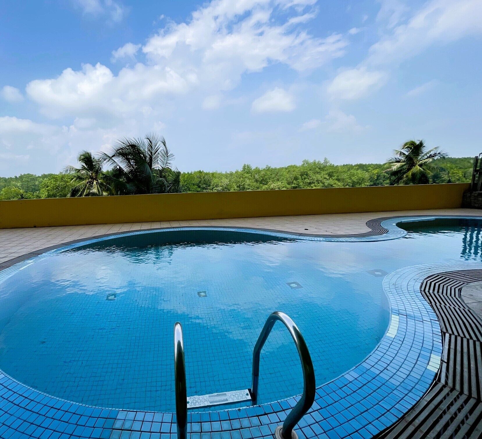 Dindings Pantai Desair Apartment Hotel